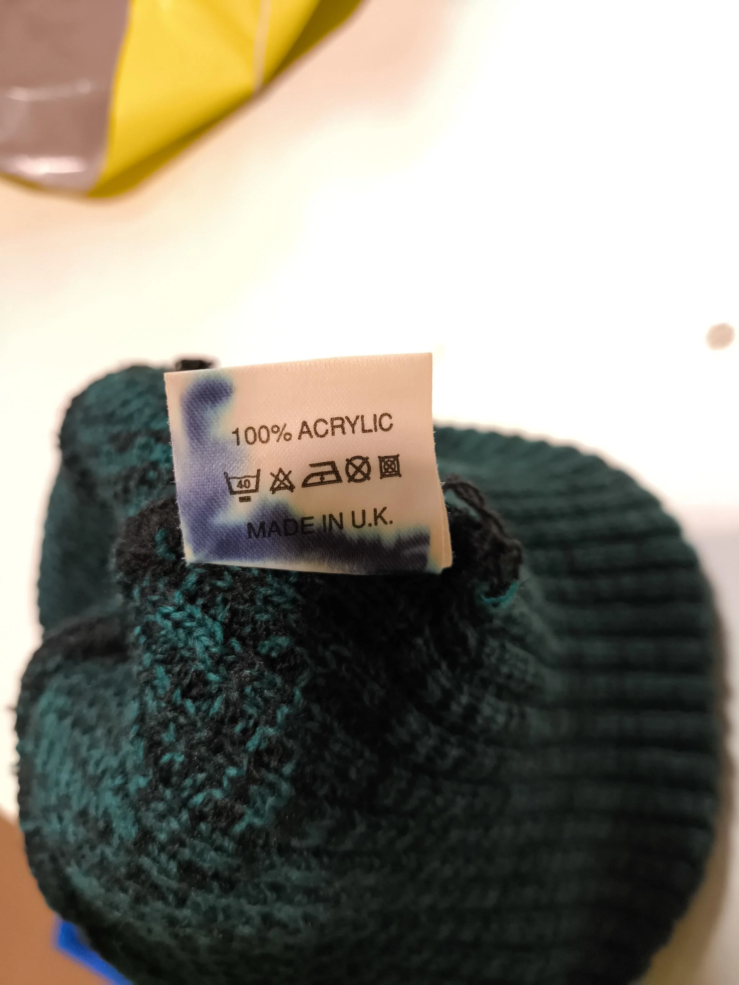Adidas Men's Hat Green 100% Acrylic Beanie - Image 7