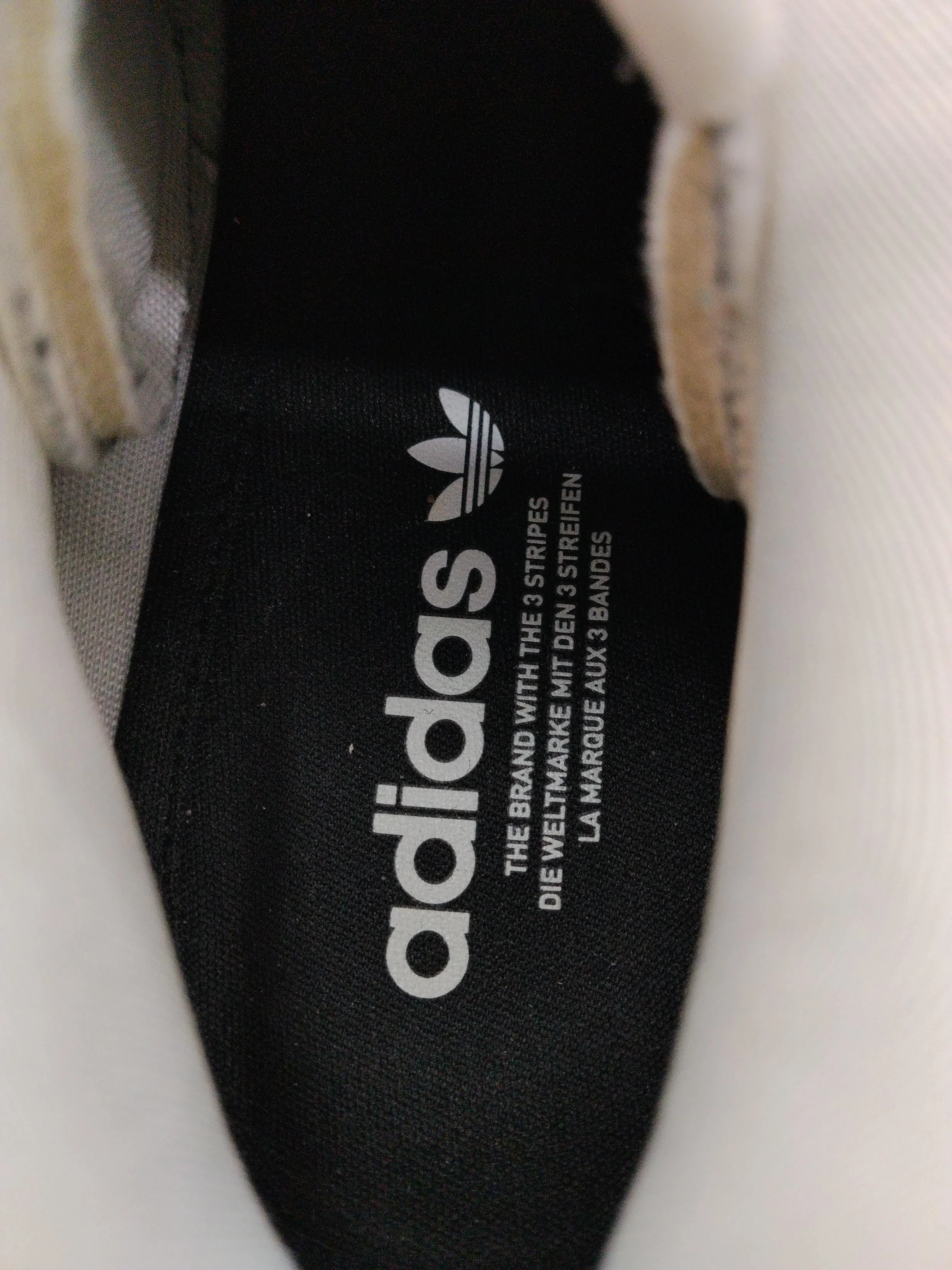 Adidas Women's Trainers EU40.5 in Cream - Image 6