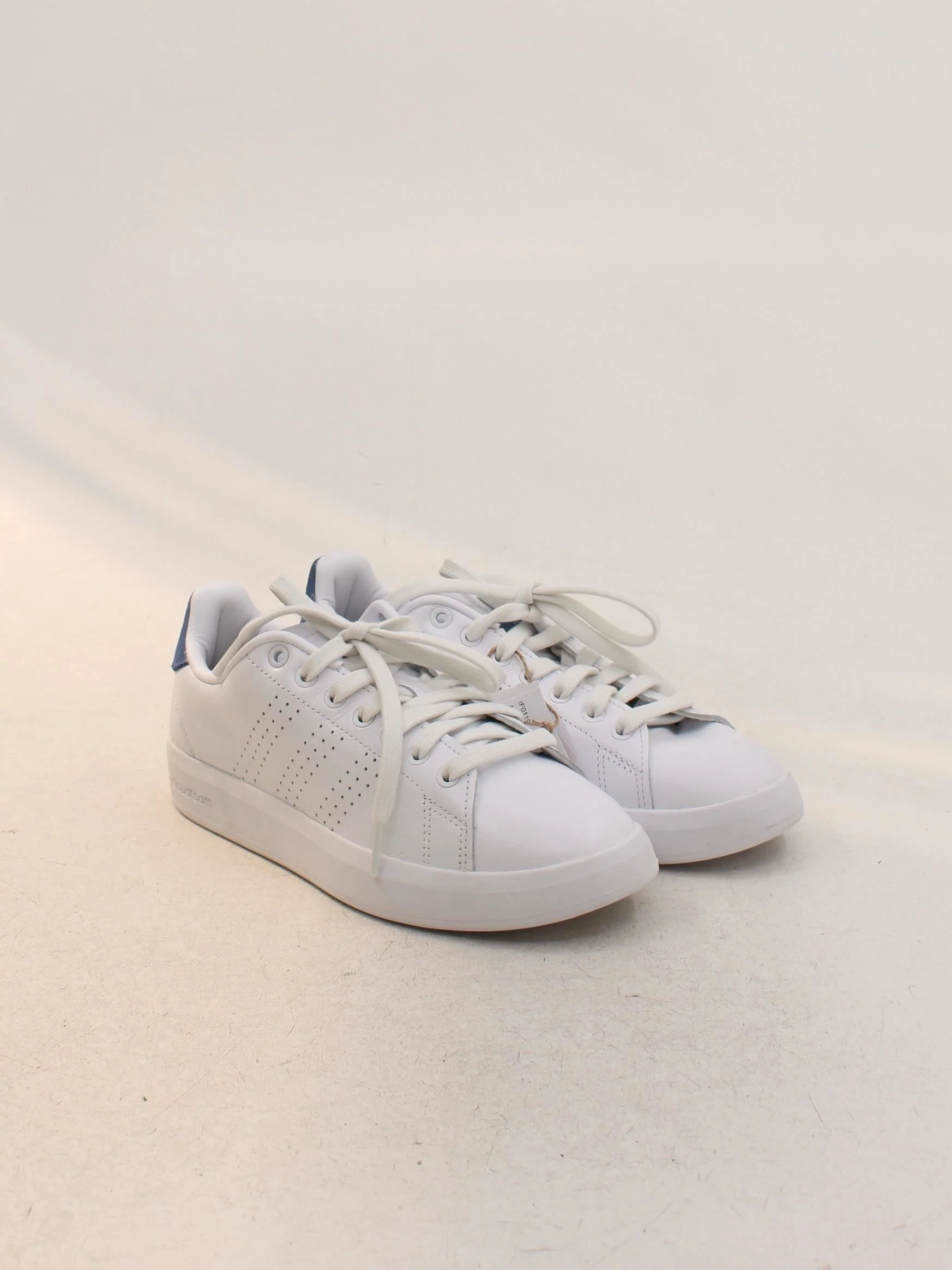 Adidas Women's Trainers UK5.5 US6 in White - Image 4