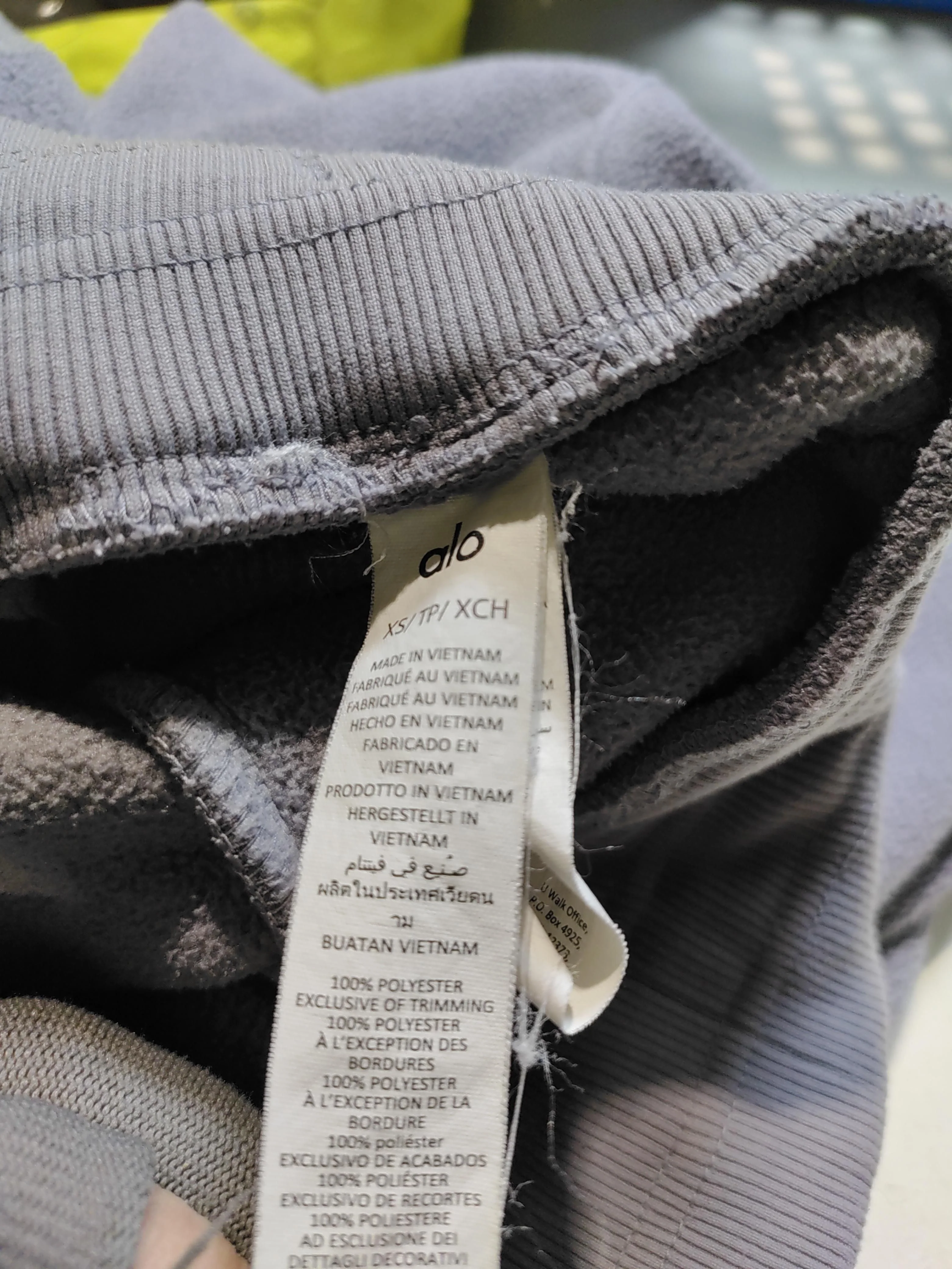 Alo Yoga Women's Sports Bottoms XS Grey 100% Polyester Sweatpants - Image 6