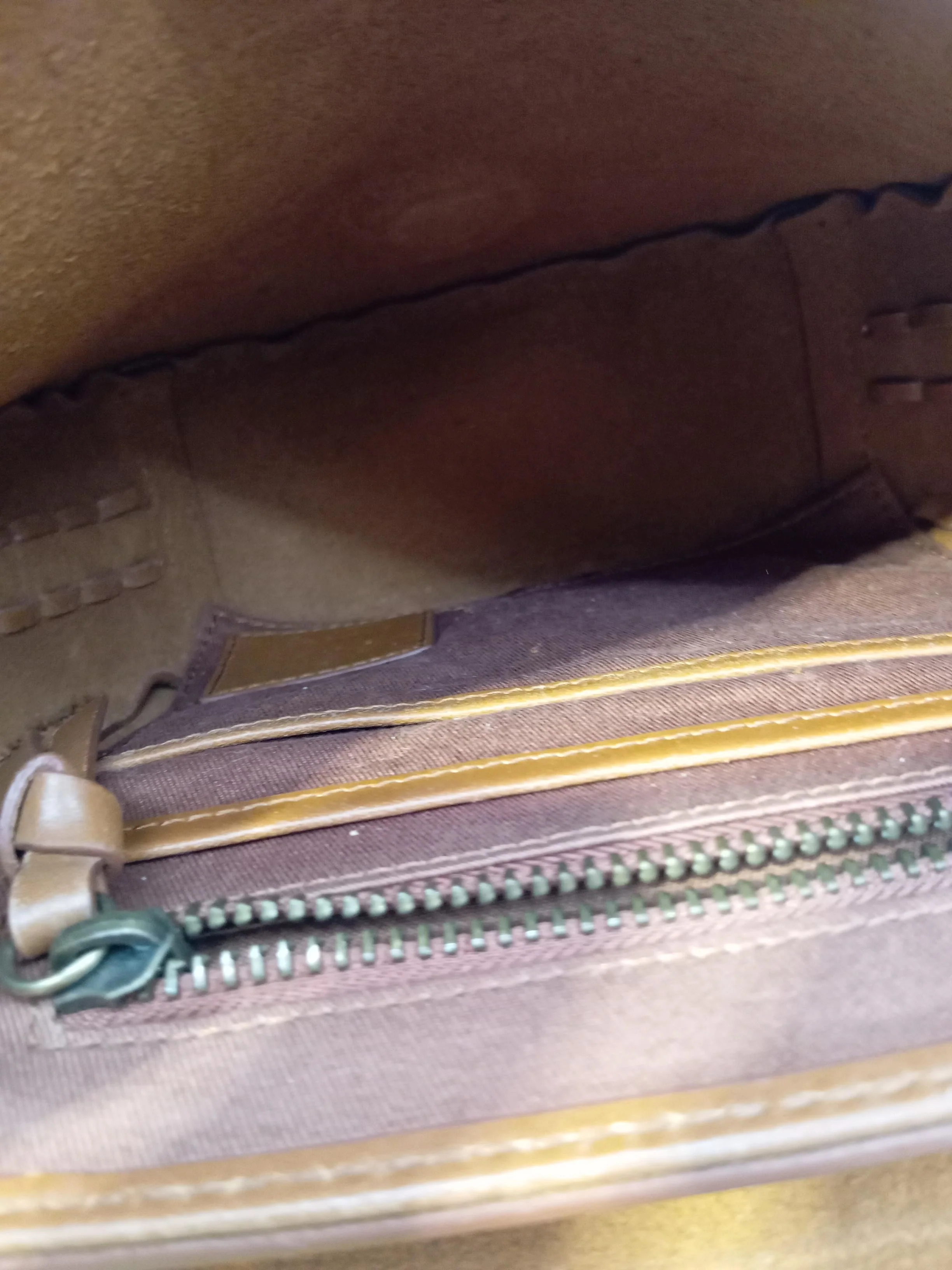 And/or Women's Bag Tan 100% Leather Crossbody - Image 4