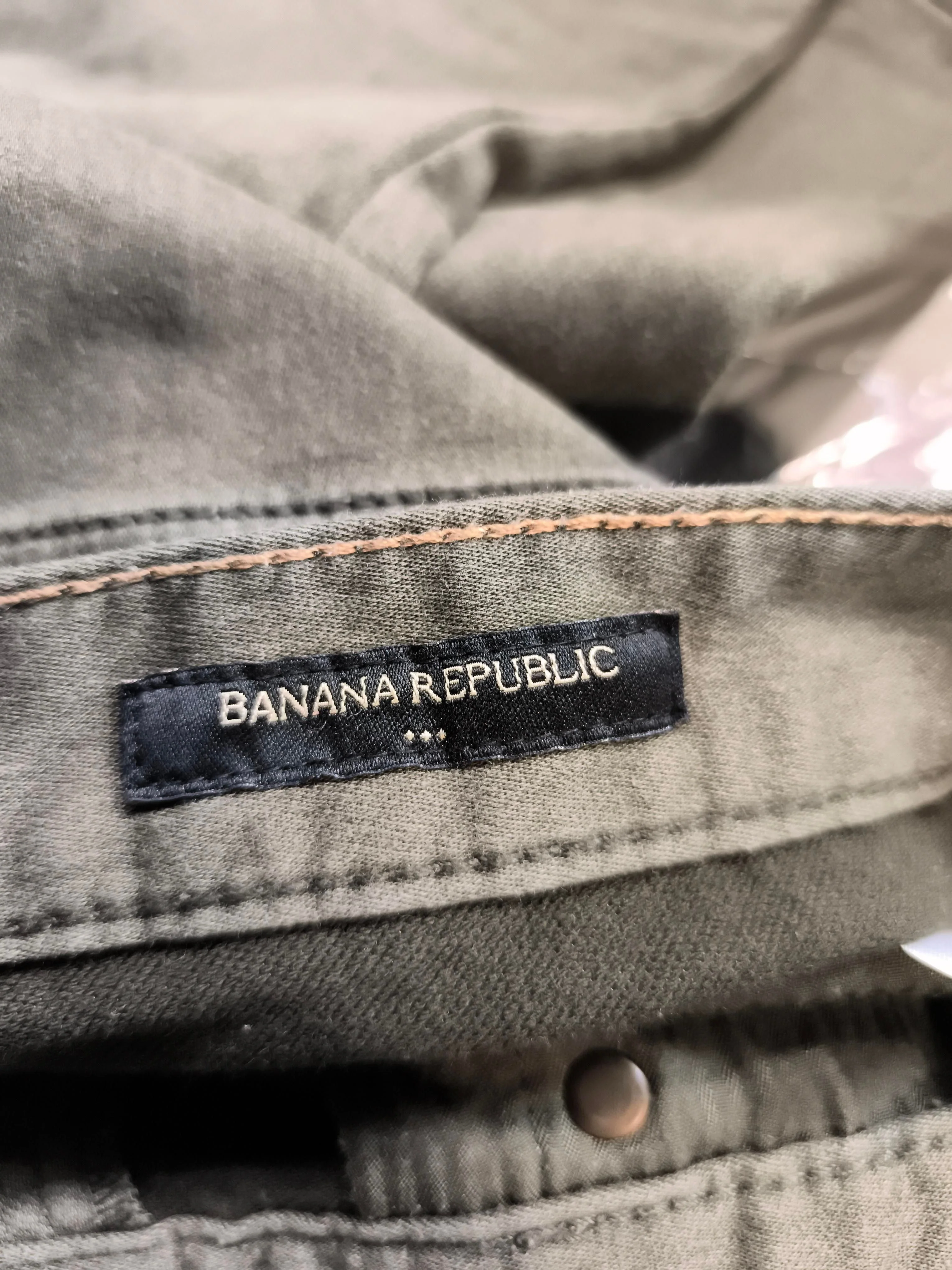 Banana Republic Men's Trousers W 34 in Green Cotton - Image 6