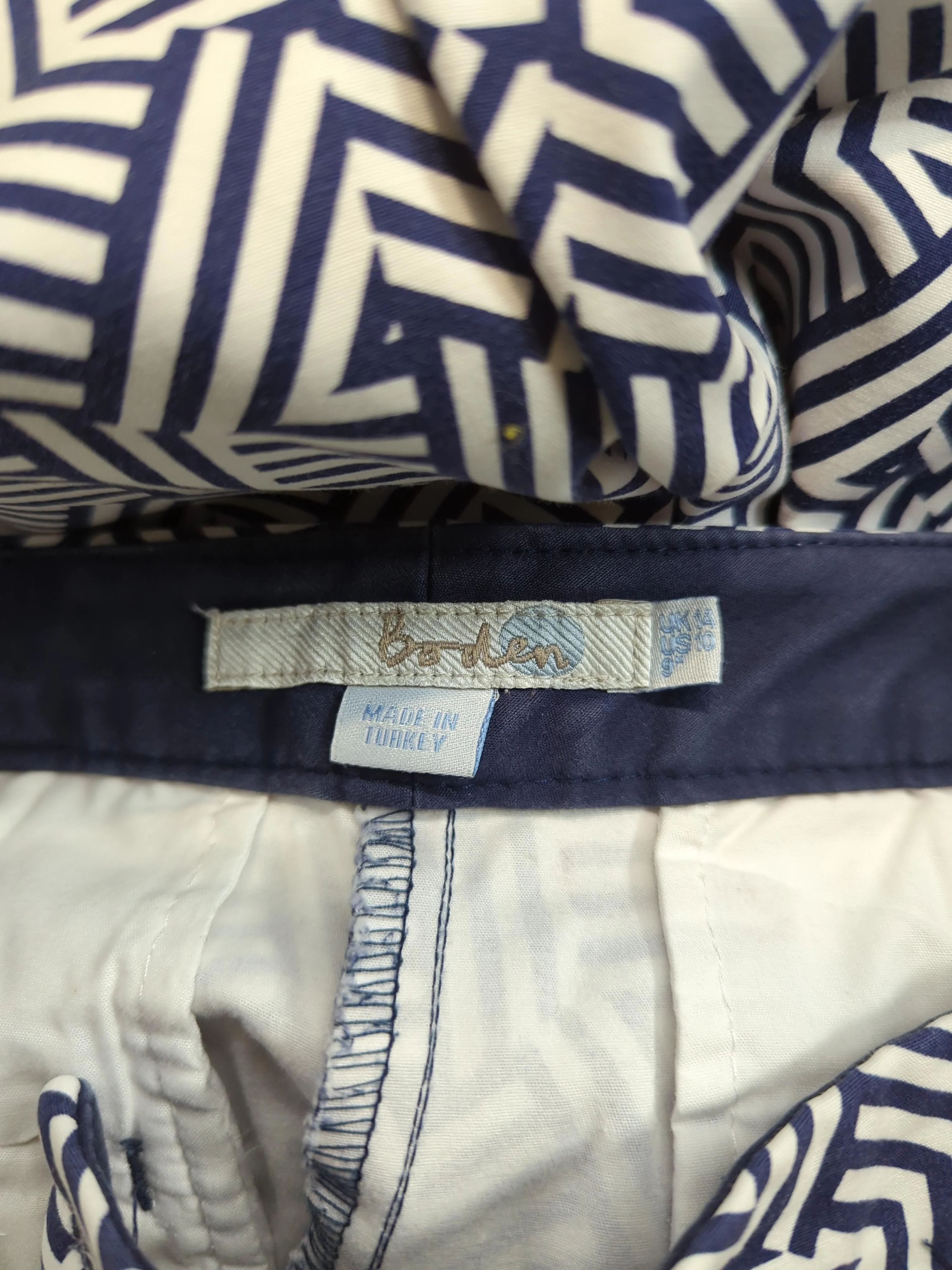 Boden Women's Shorts UK 14 Blue Geometric Cotton with Elastane Mom - Image 5