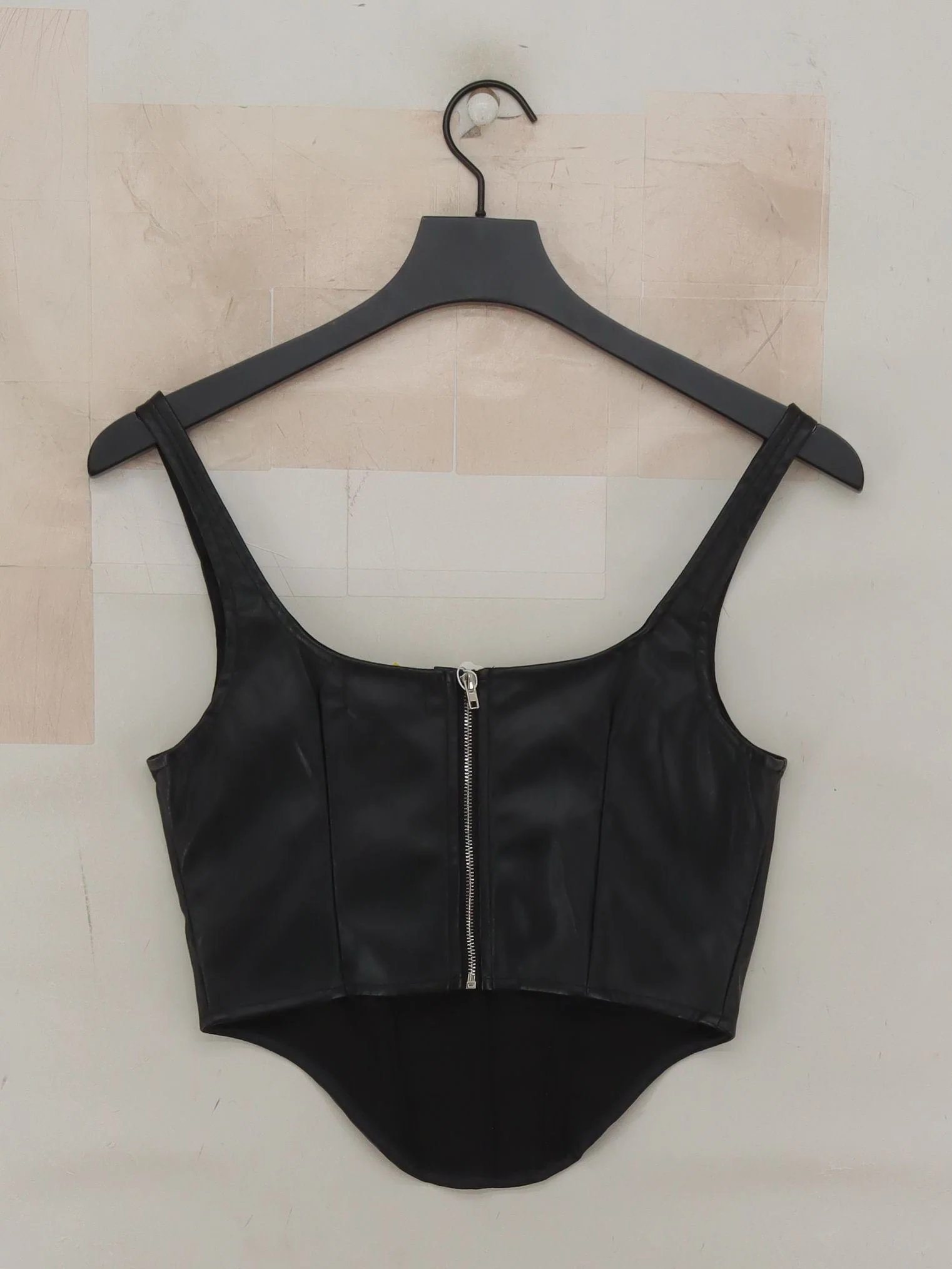 Boohoo Women's Top UK 10 Black Faux Leather with Polyester Cropped - Image 2