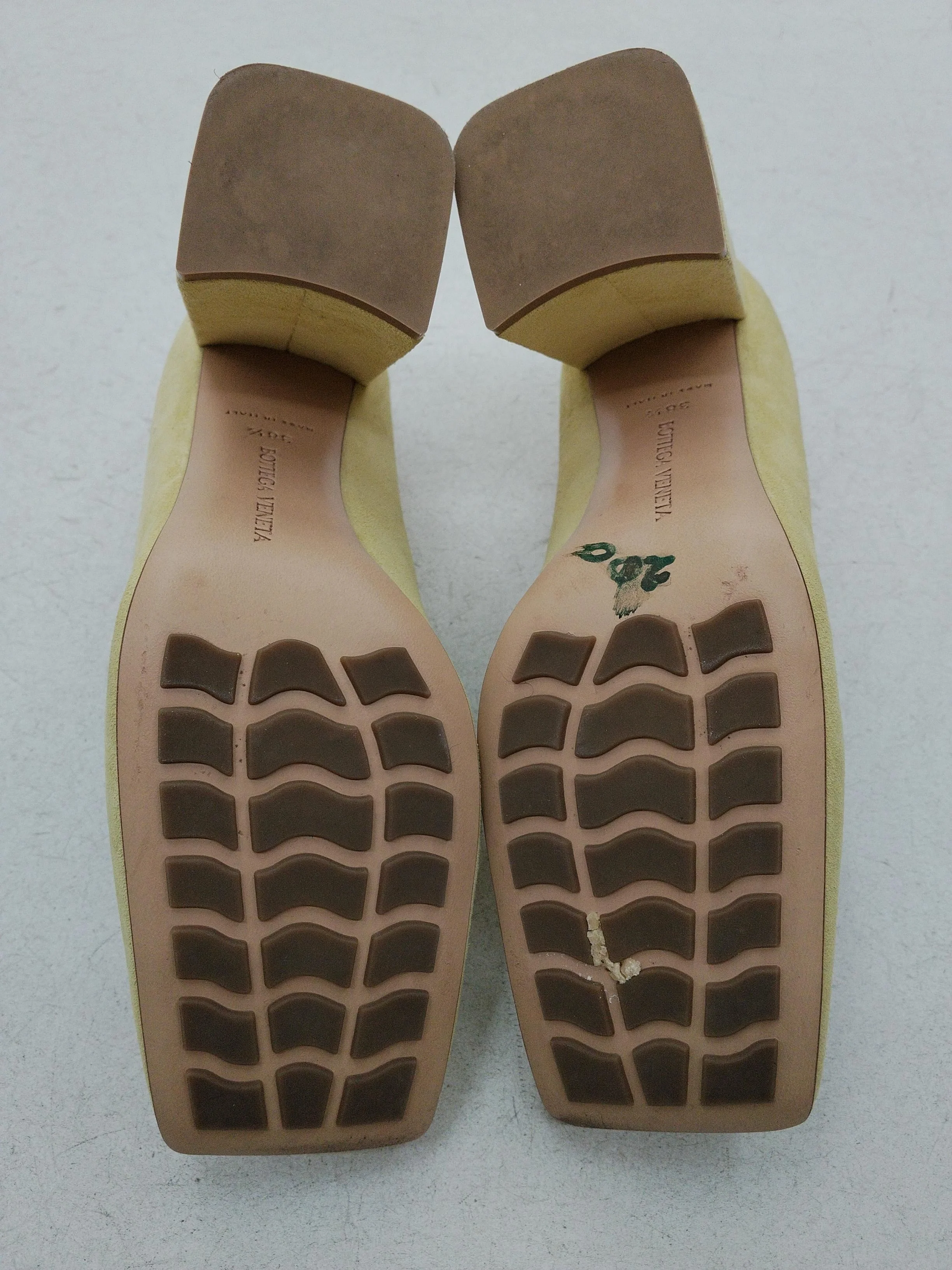 Bottega Veneta Women's Heels UK 5.5 Yellow 100% Suede Court - Image 7