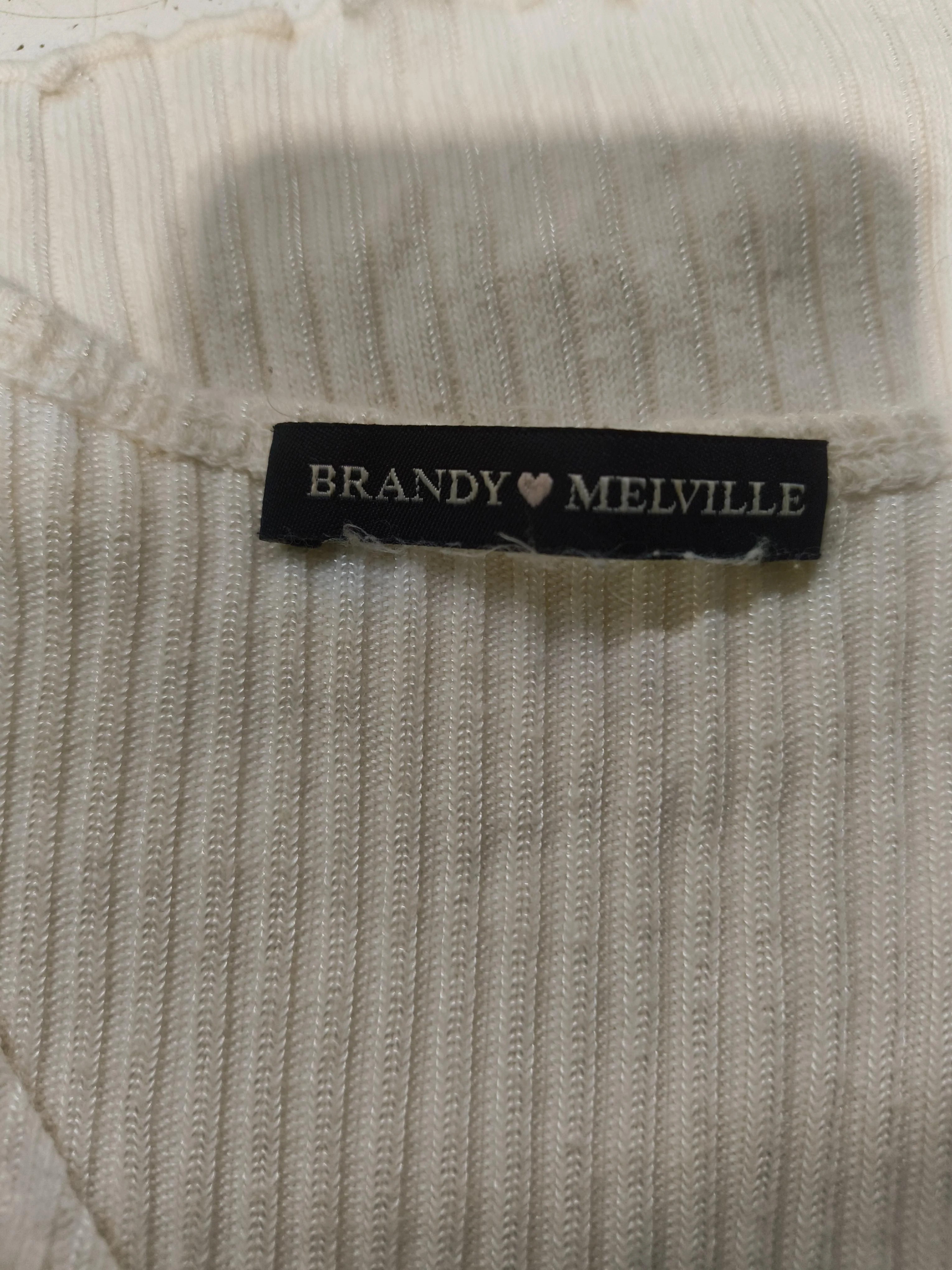 Brandy Melville Women's Top XS White 100% Cotton Sleeveless V-Neck Cropped - Image 5
