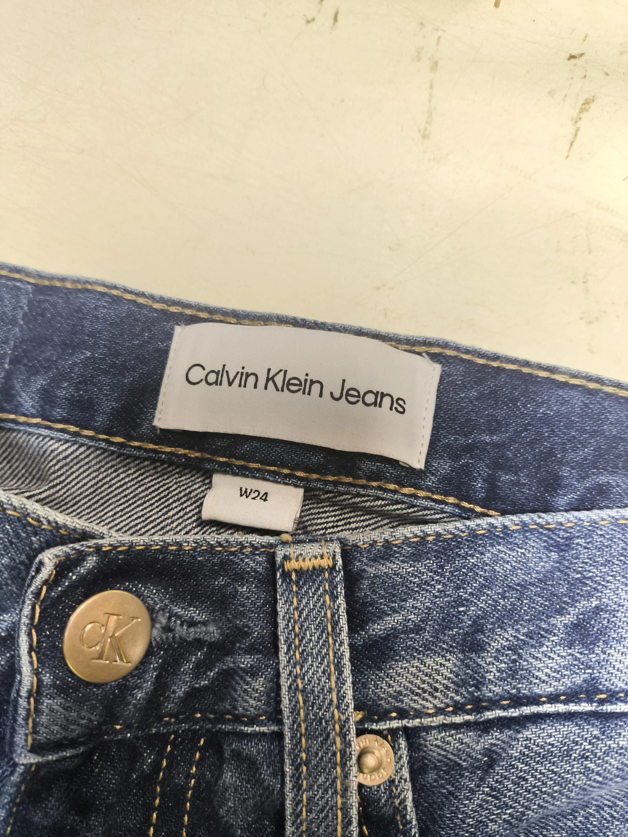 Calvin Klein Women's Shorts W 24 in Blue Cotton with Cotton Cut-Off - Image 5