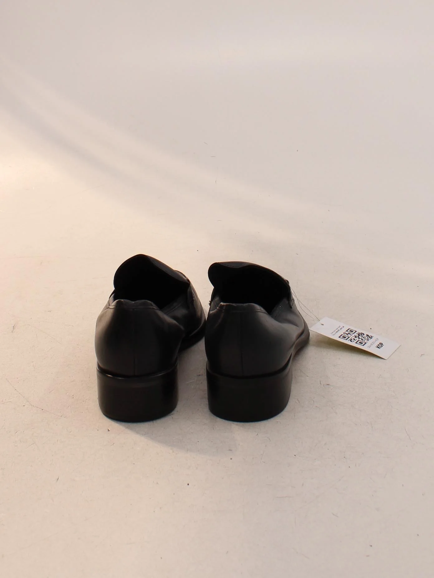 Clarks Women's Flat Shoes UK 6 Black 100% Leather Loafer - Image 3