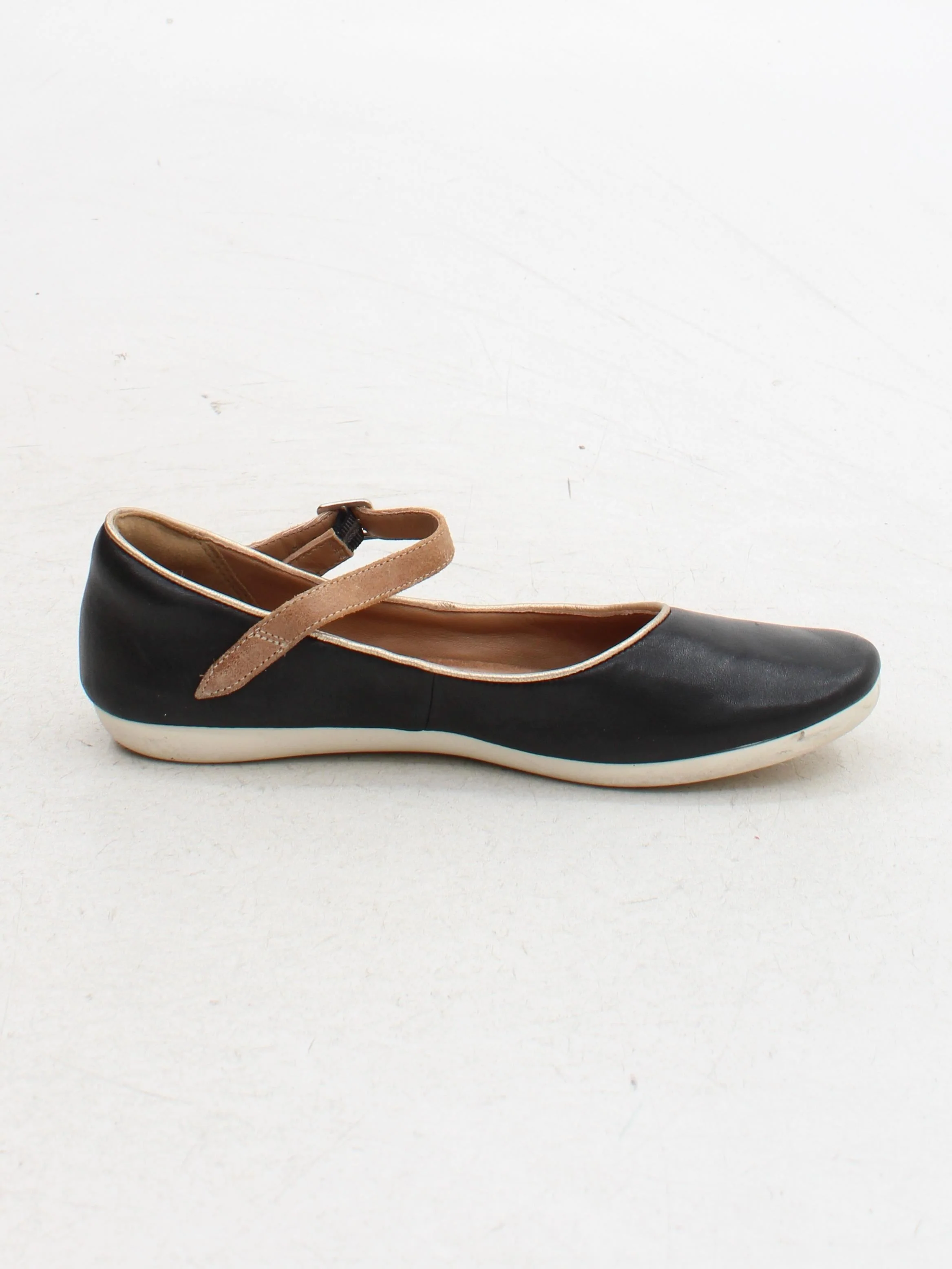 Clarks Women's Flat Shoes UK 6 Black Leather with Suede Mary Jane - Image 5