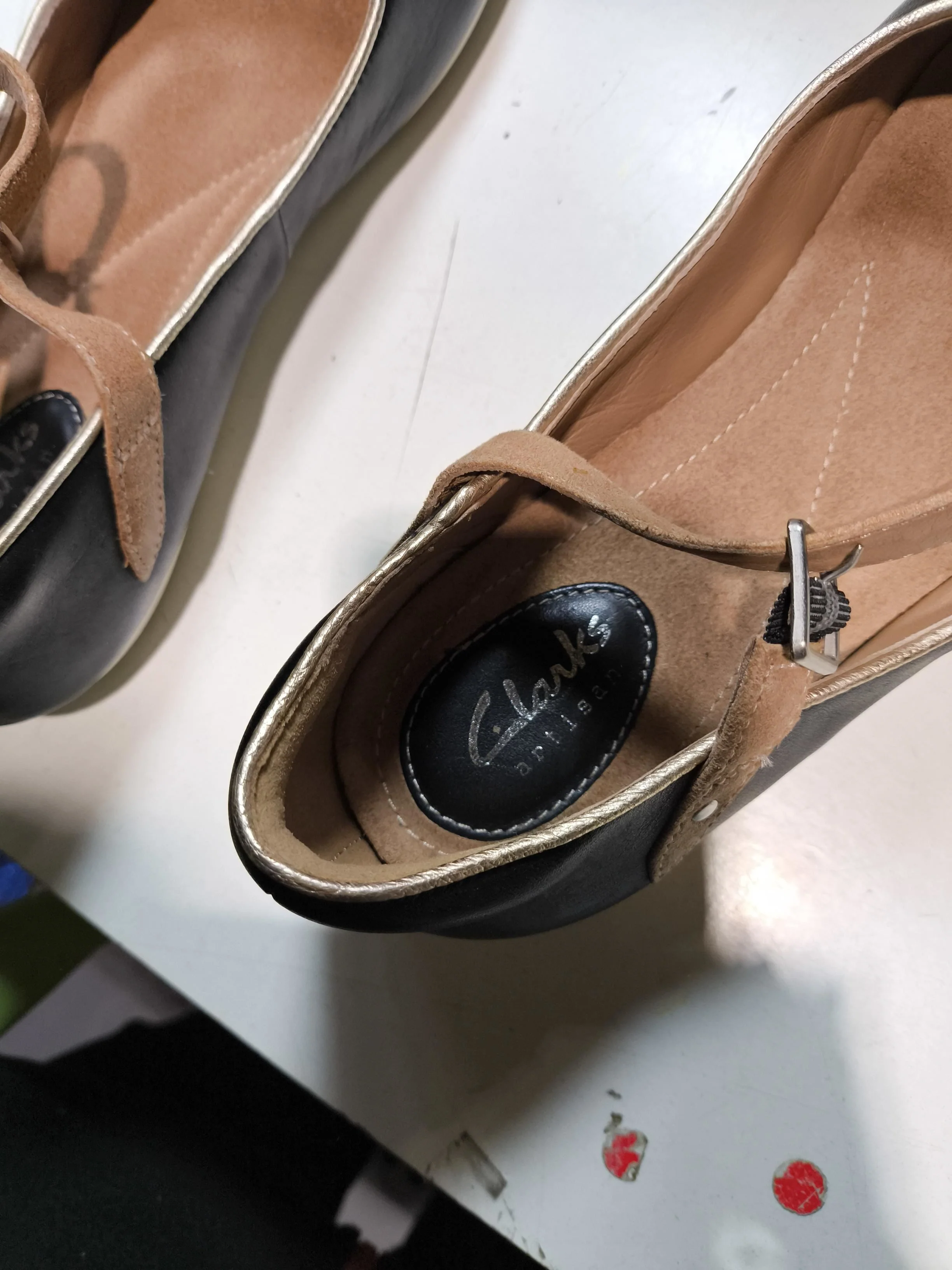 Clarks Women's Flat Shoes UK 6 Black Leather with Suede Mary Jane - Image 9