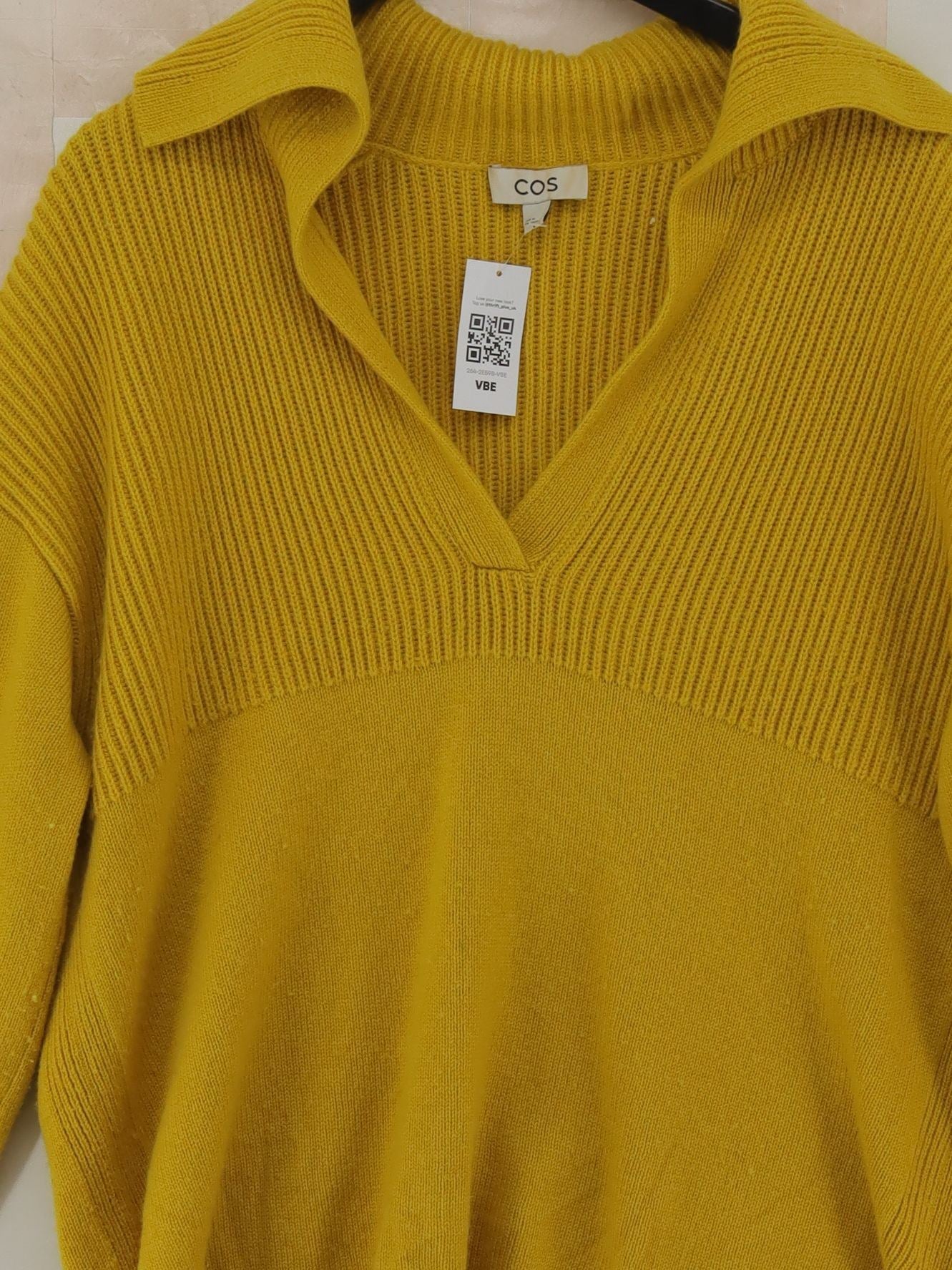 COS Women's Jumper M Yellow 100% Wool V-Neck Pullover - Image 3
