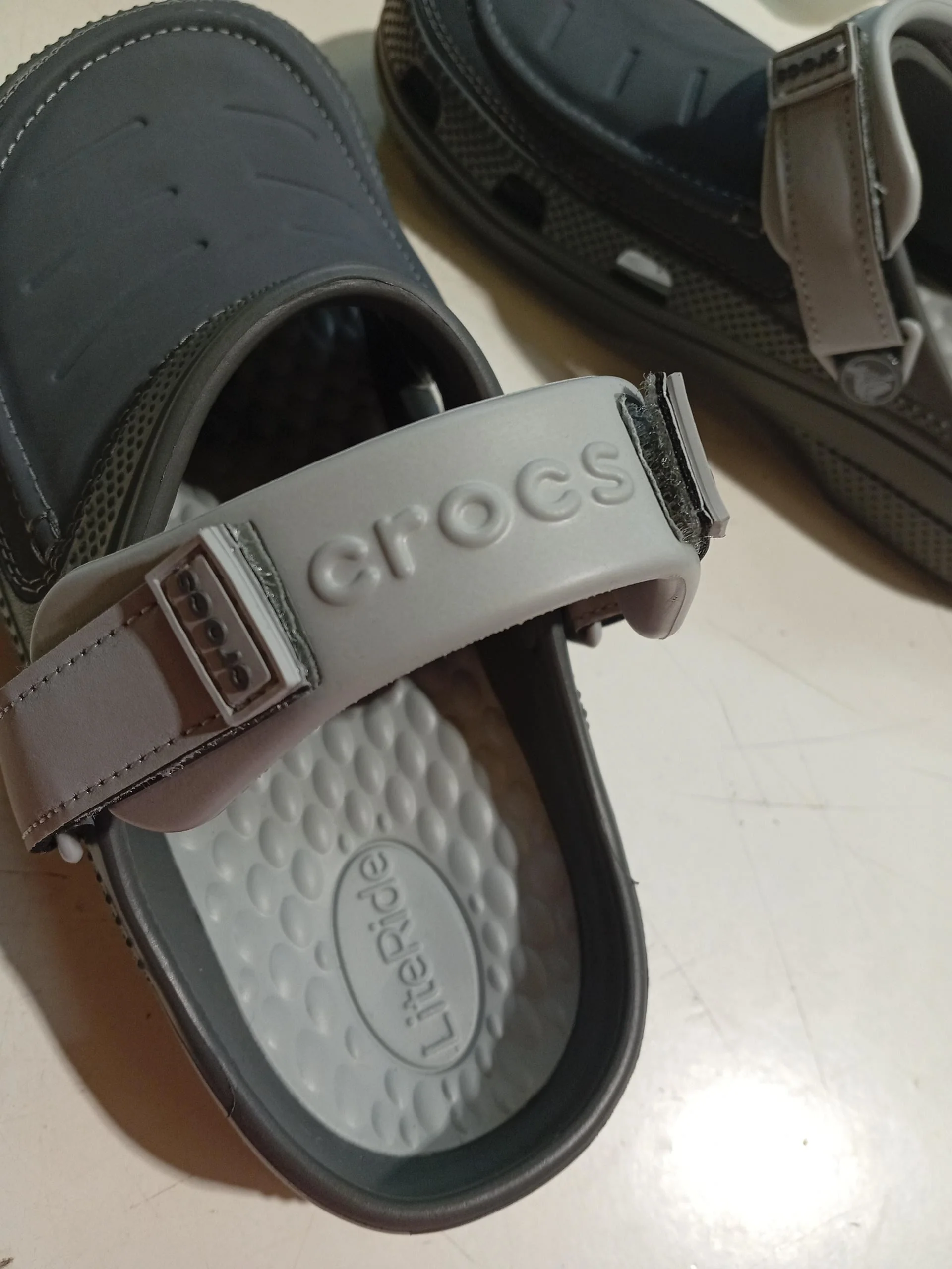 Crocs Women's Sandals UK 6 Grey 100% Other Slider - Image 8