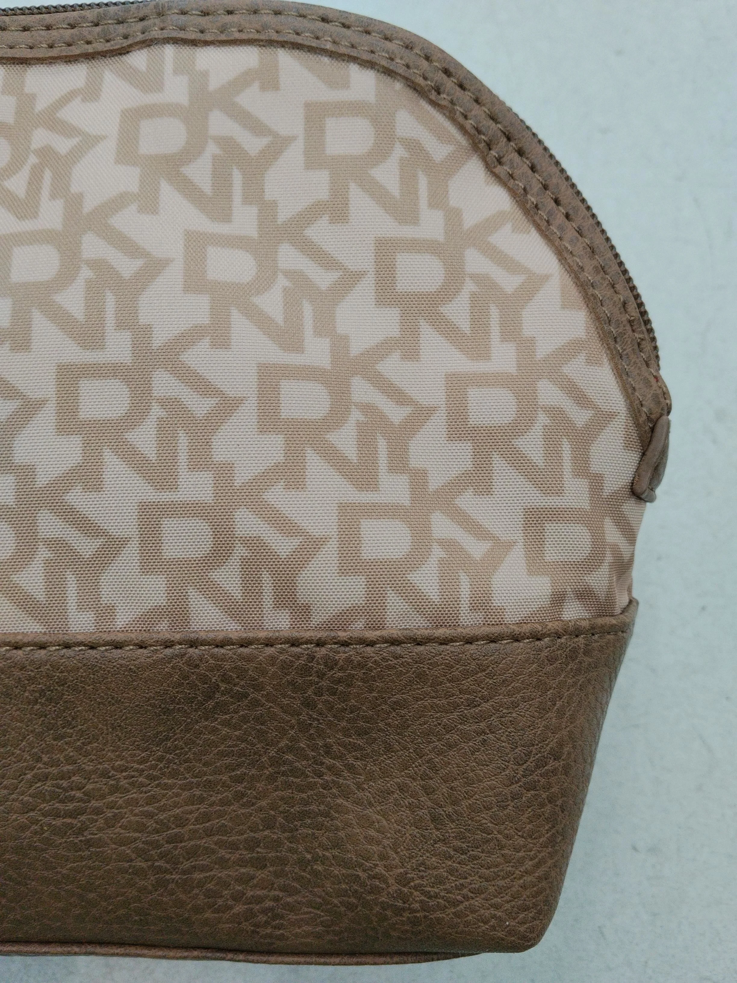 DKNY Women's Bag Cream Graphic 100% Faux Leather Clutch - Image 3