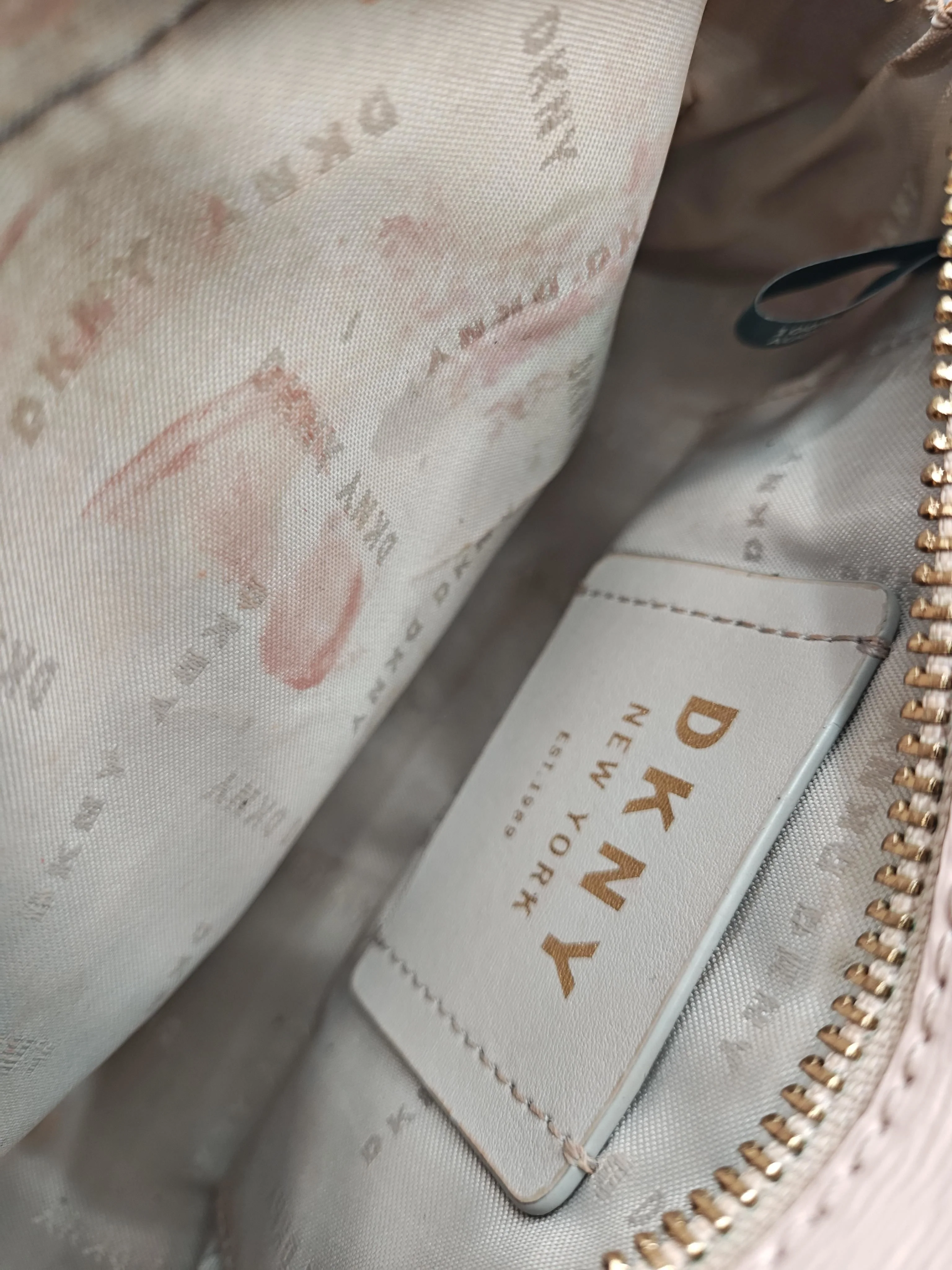 DKNY Women's Bag Pink 100% Faux Leather Crossbody - Image 4