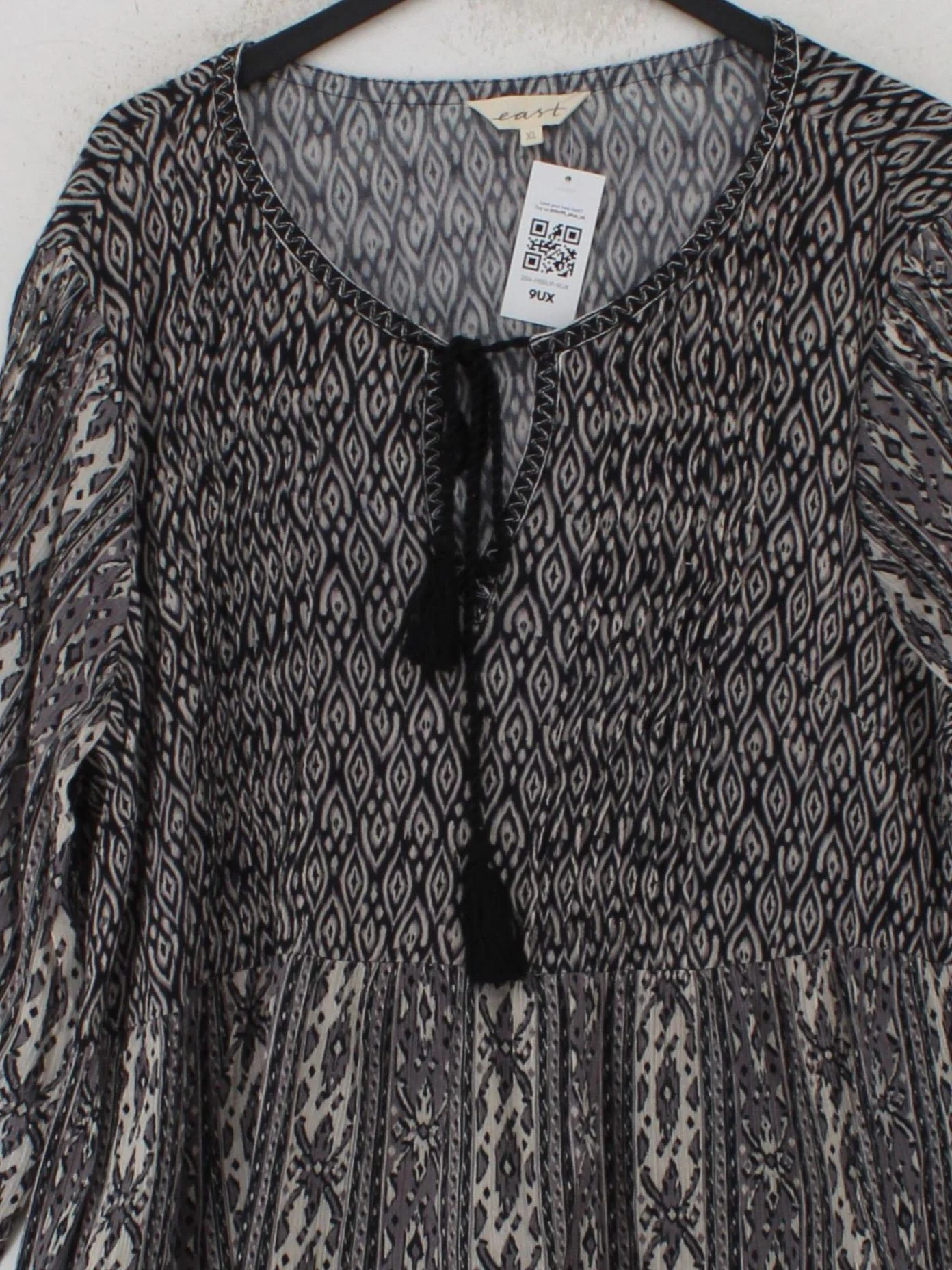 East Women's Top XL Black 100% Viscose 3/4 Sleeve Round Neck Tunic - Image 3