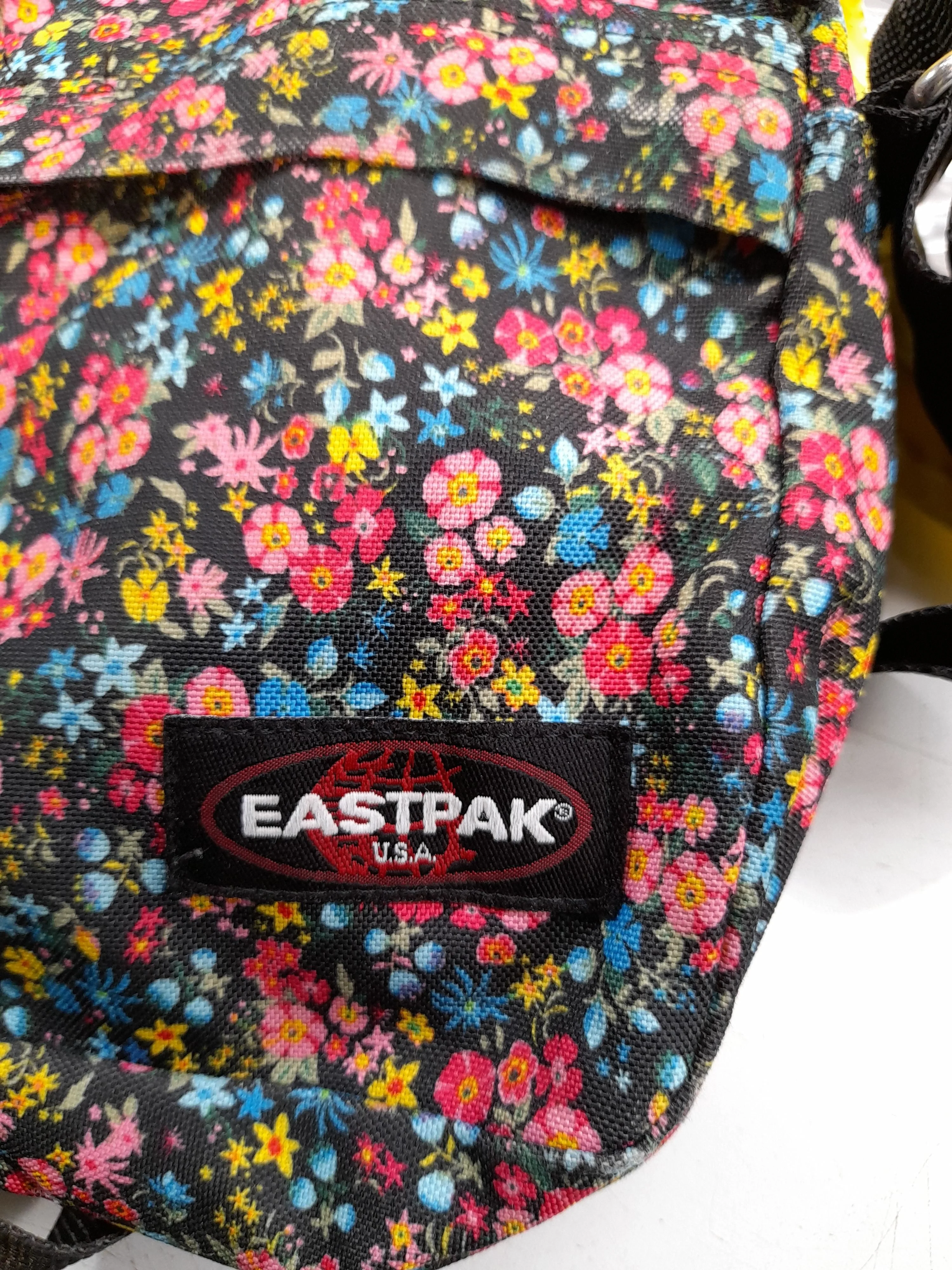Eastpak Men's Bag Multi Floral 100% Nylon Belt Bag & Waist Pack - Image 5