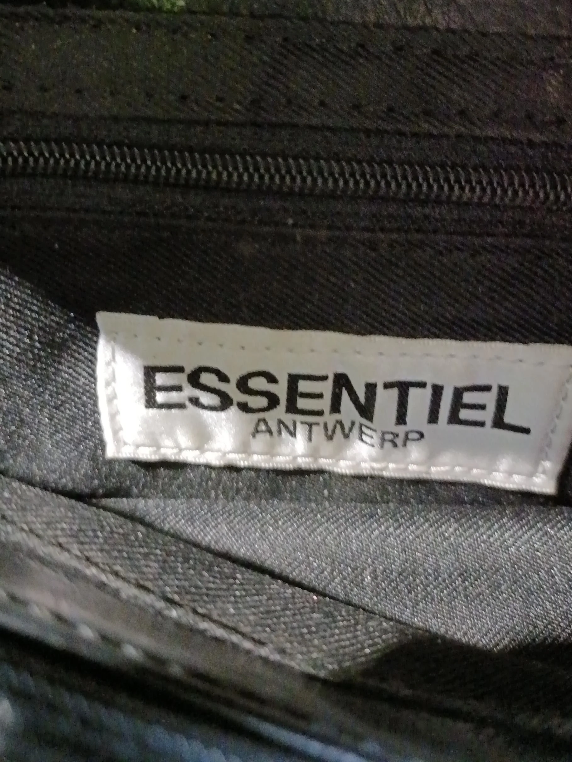 Essentiel Antwerp Women's Bag Black Floral 100% Faux Leather Shoulder Bag - Image 5
