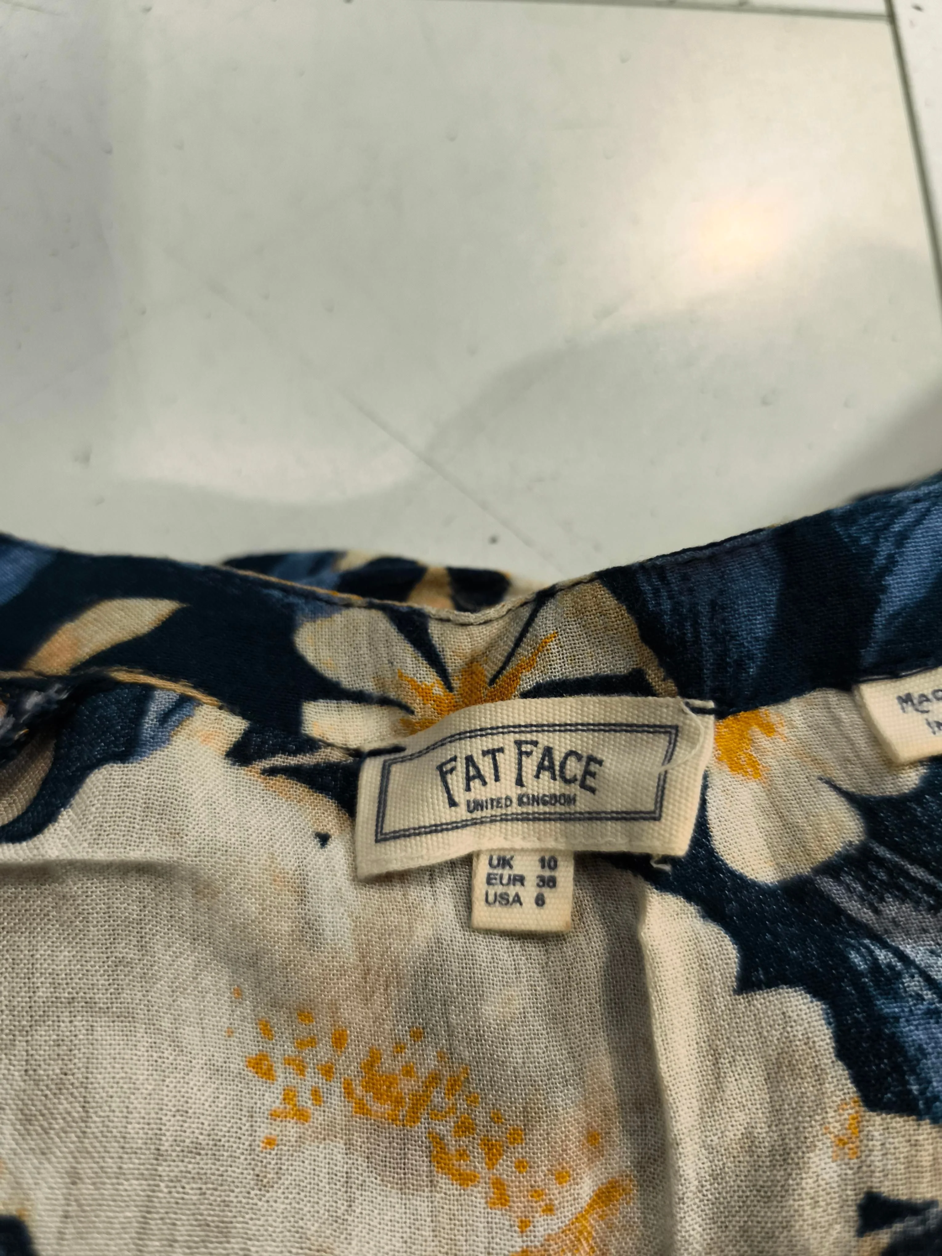 Fat Face Women's Top UK 10 Multi Floral 100% Viscose Short Sleeve V-Neck Basic - Image 5