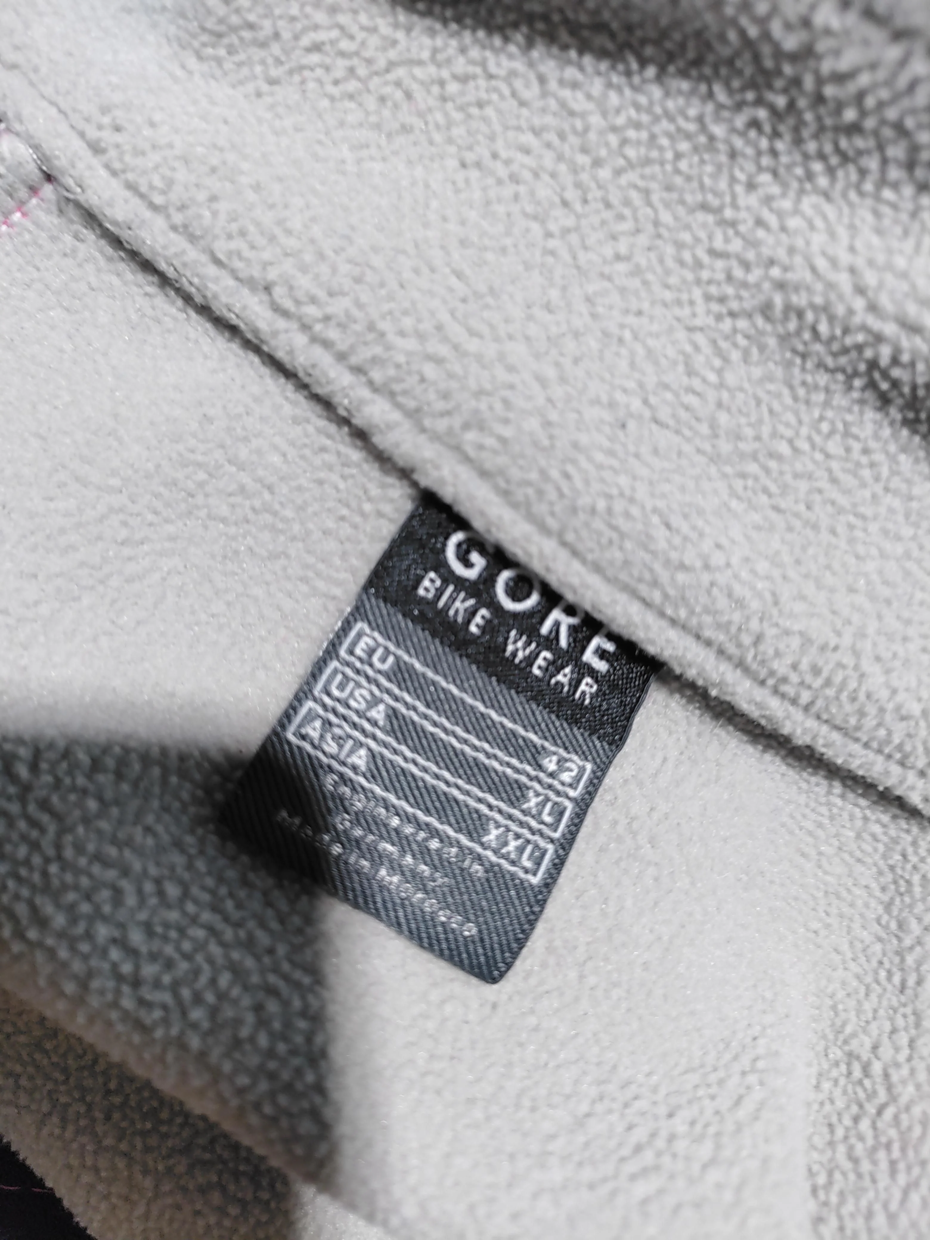 Gore Windbreaker jacket pink - Image 5