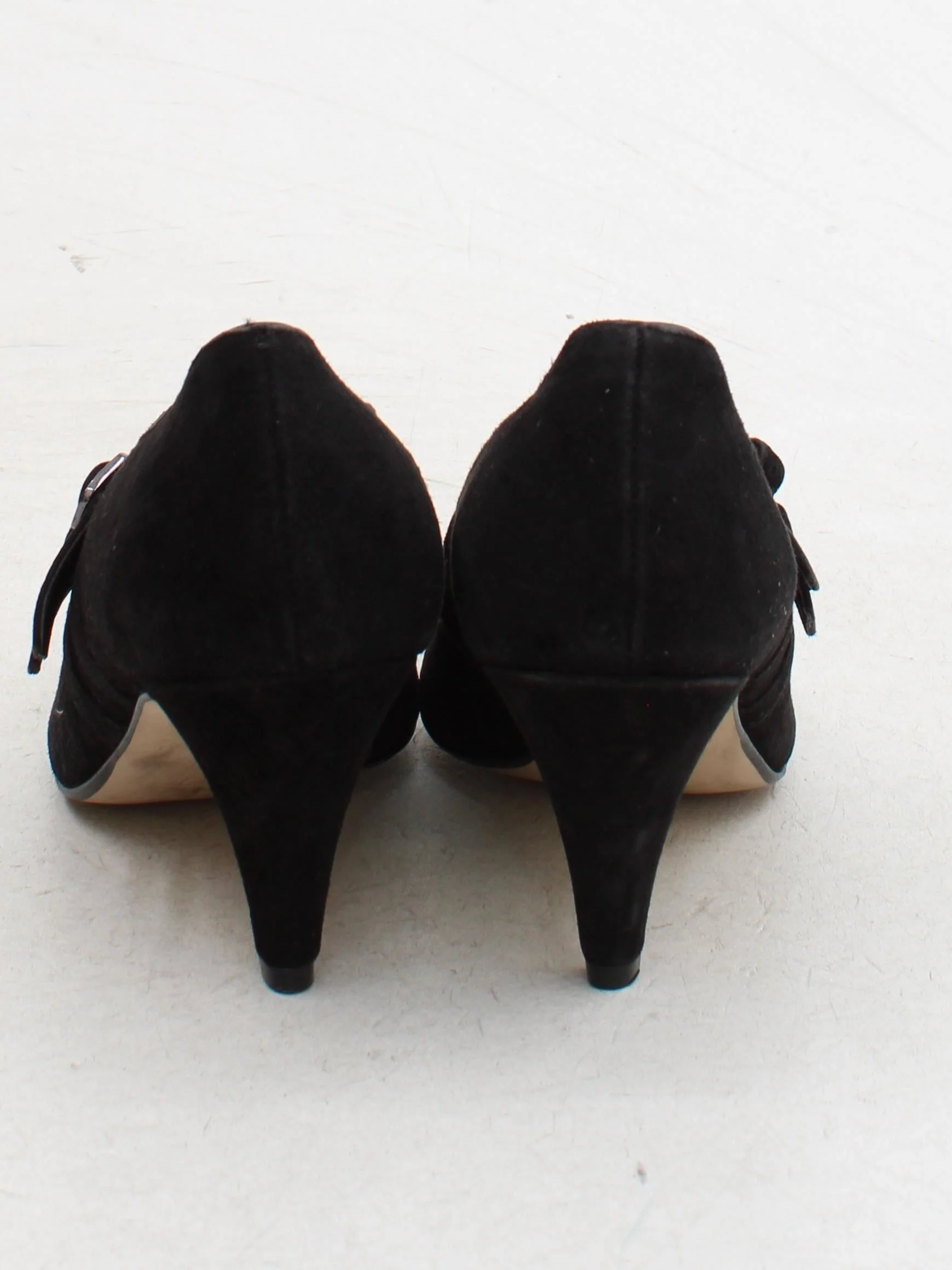 John Lewis Women's Heels UK 6 Black 100% Suede Court - Image 3