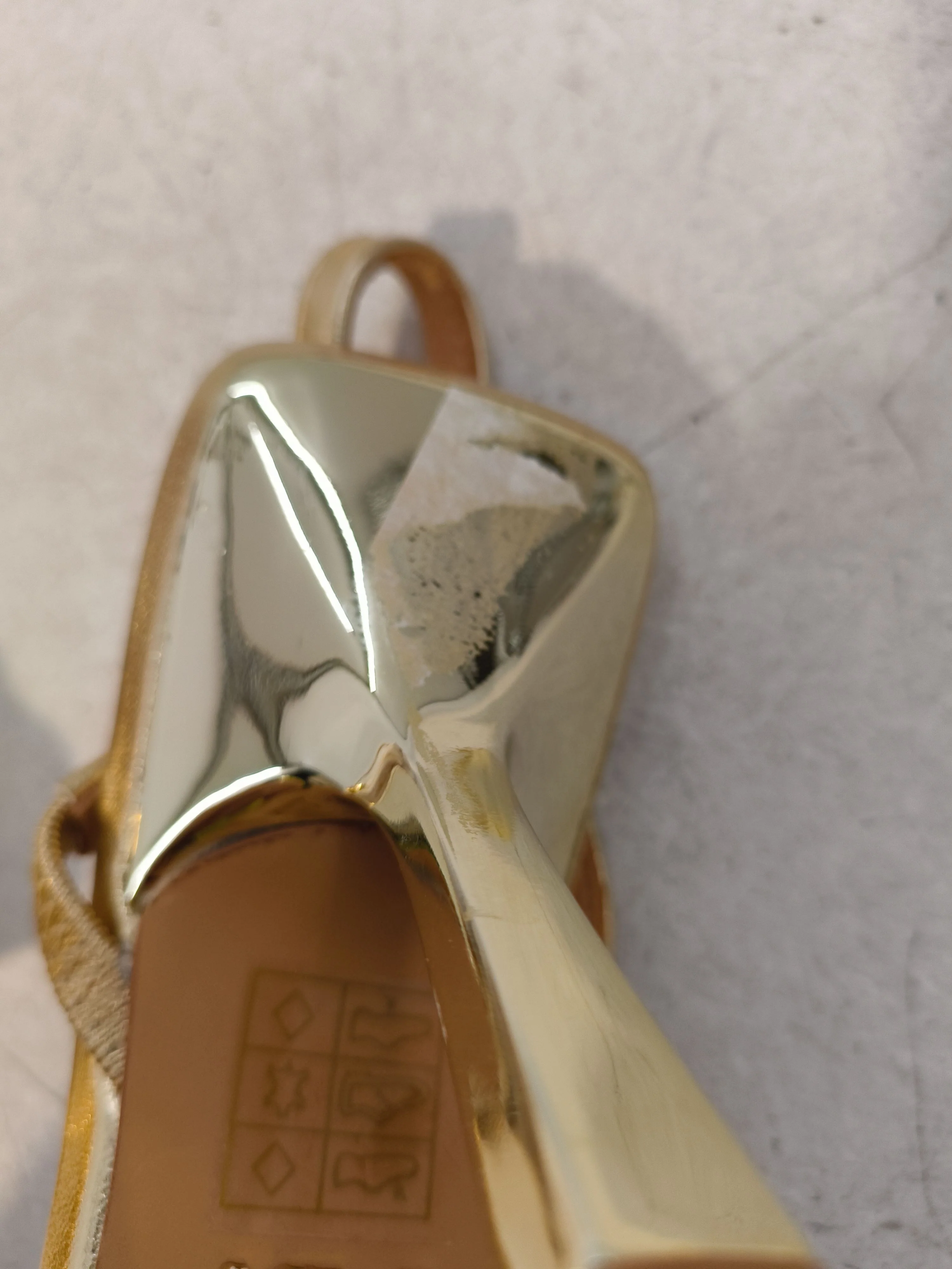 Karen Millen Women's Heels UK 3 Gold 100% Faux Leather Court - Image 9