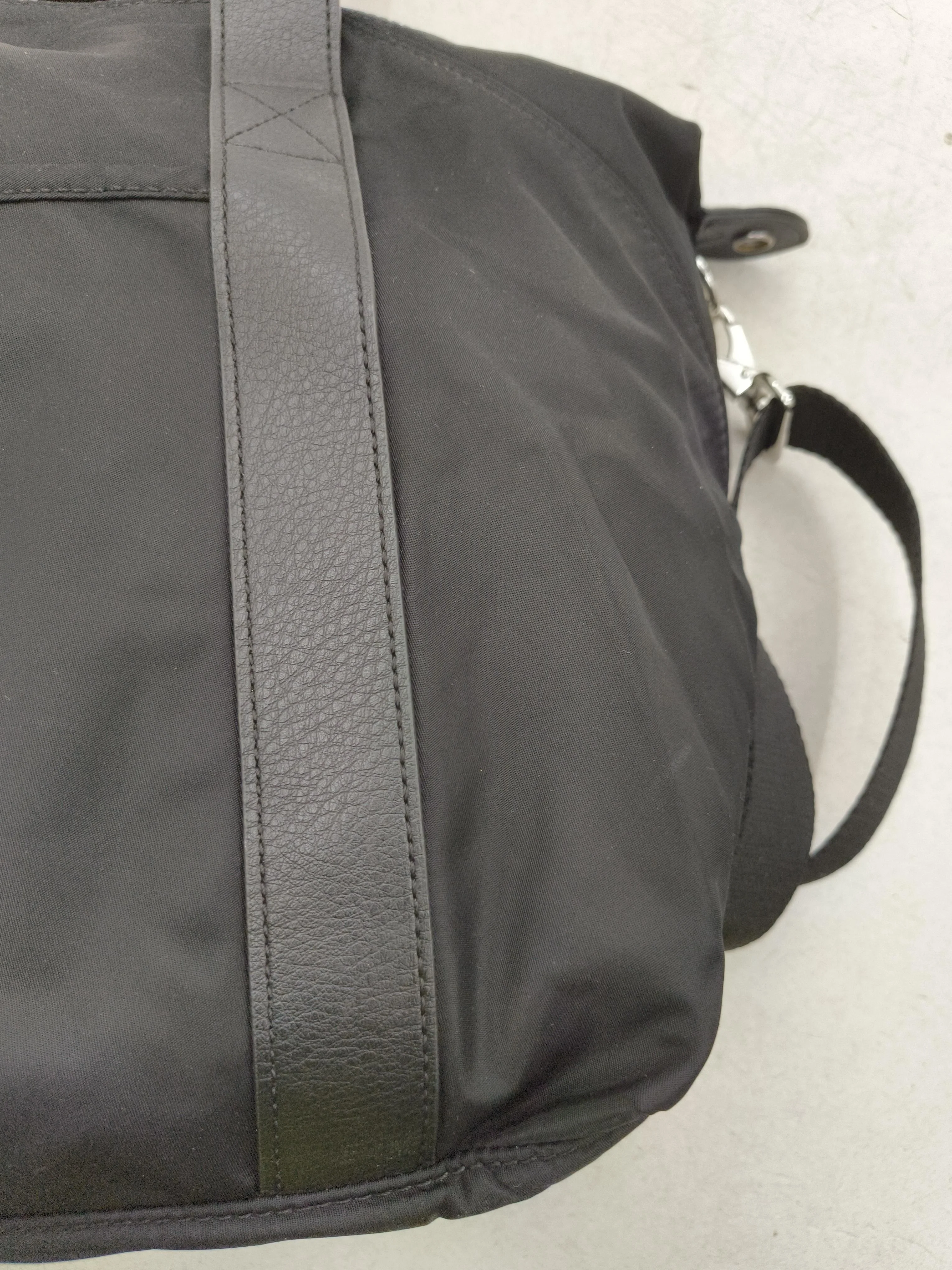 Kipling Women's Bag Black Nylon with Faux Leather Shoulder Bag - Image 3