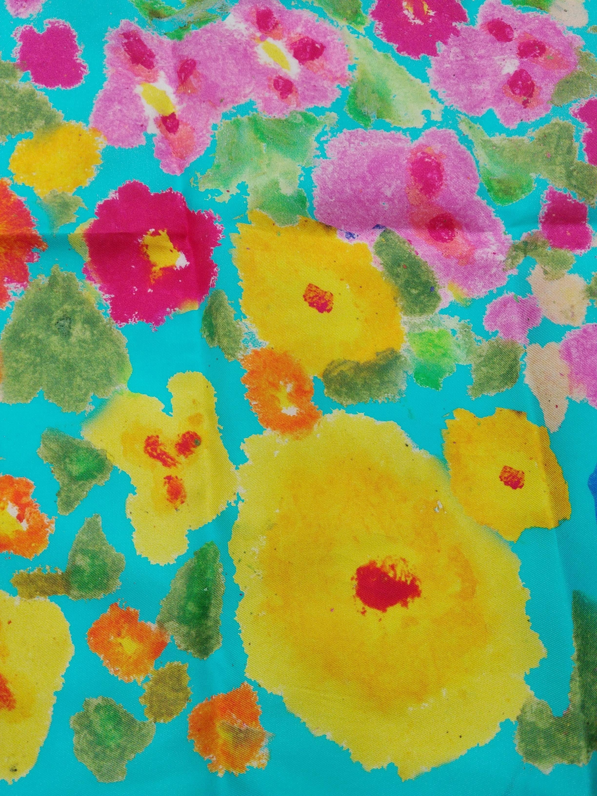 Kurt Geiger Women's Scarf Multi Floral 100% Silk Rectangle Scarf - Image 3