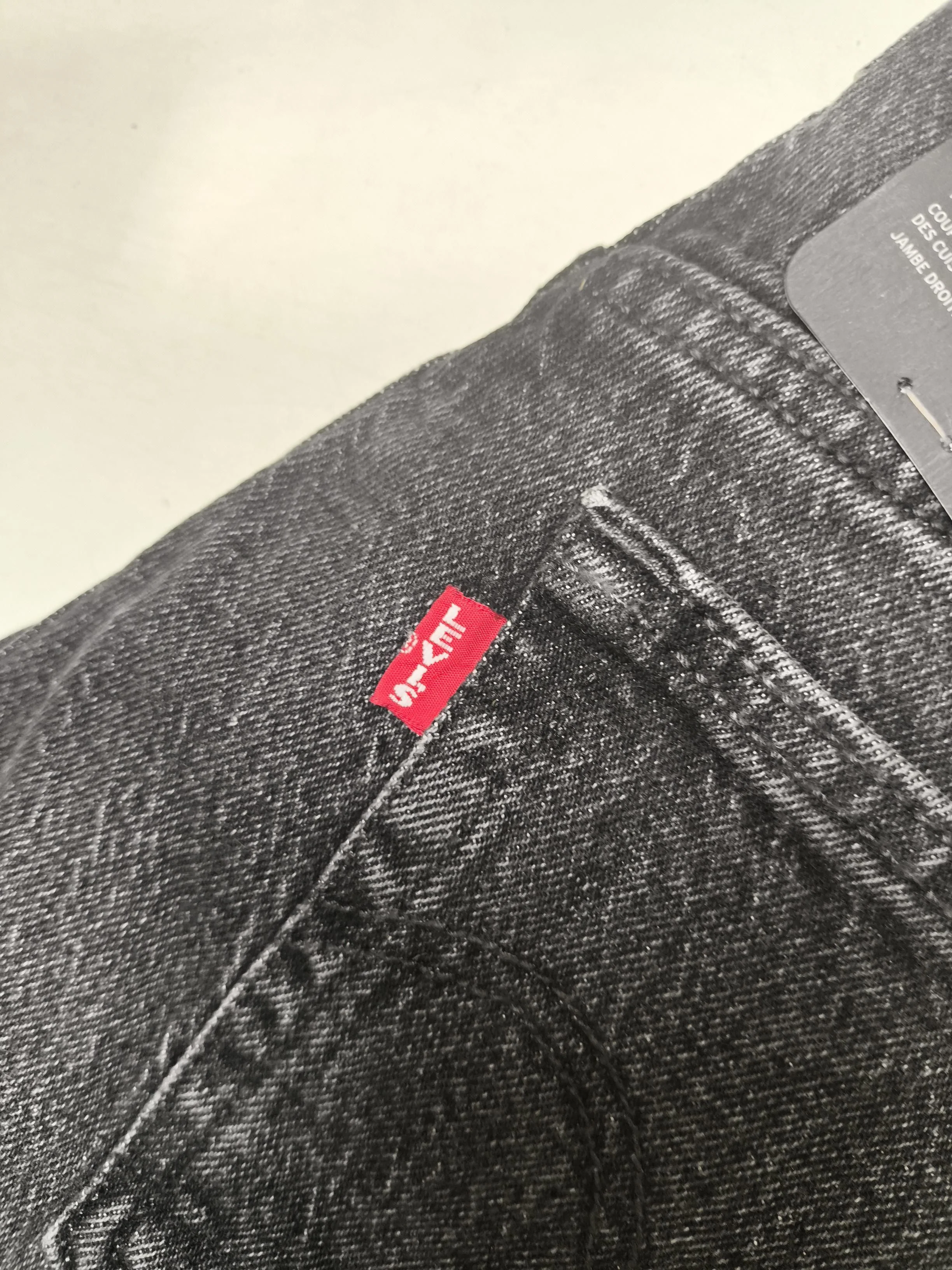 Levi’s Women's Jeans W 26 in; L 26 in Black Cotton with Elastane Mom - Image 5