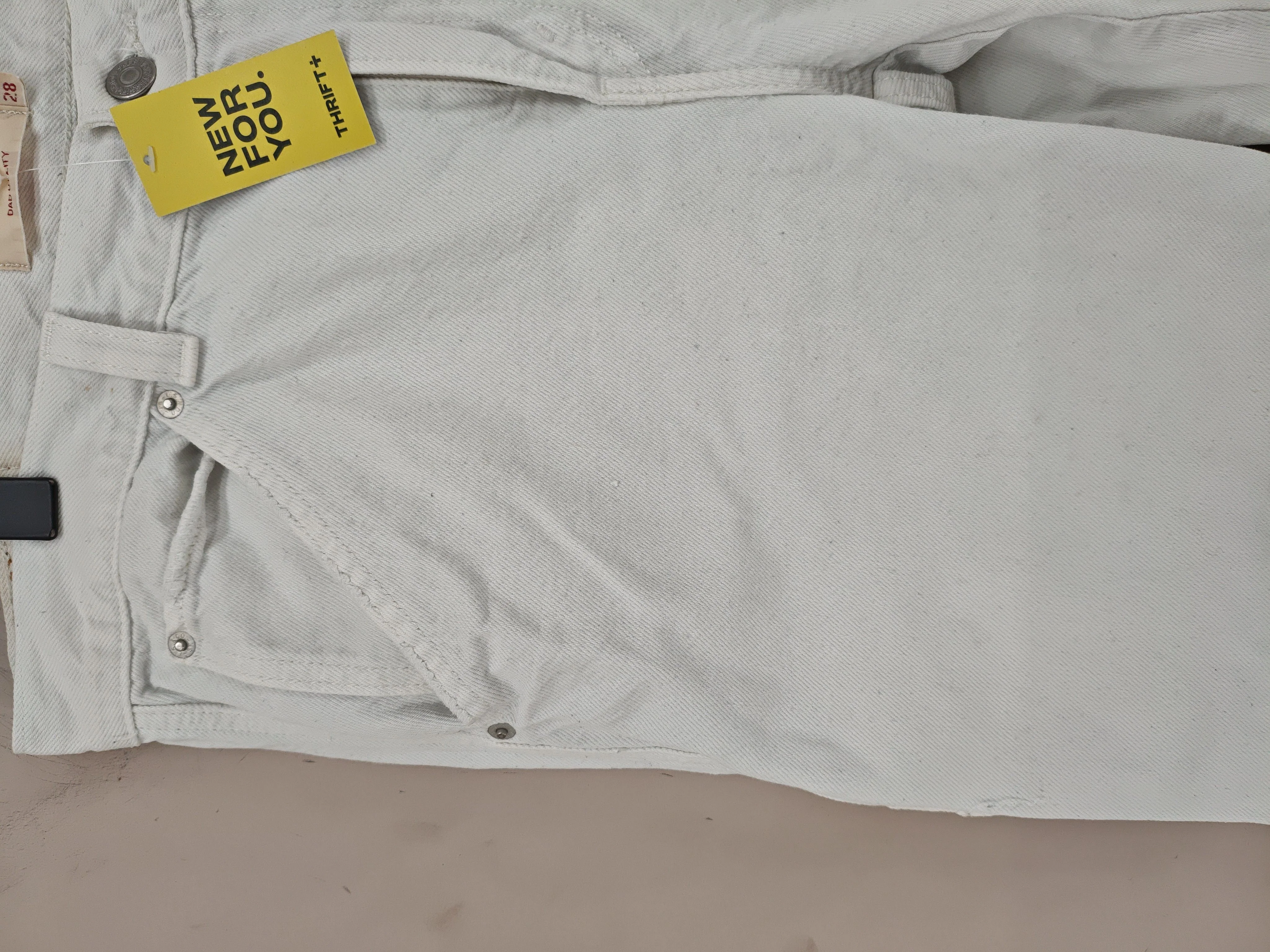Levi’s Women's Jeans W 28 in White 100% Cotton Mom - Image 5