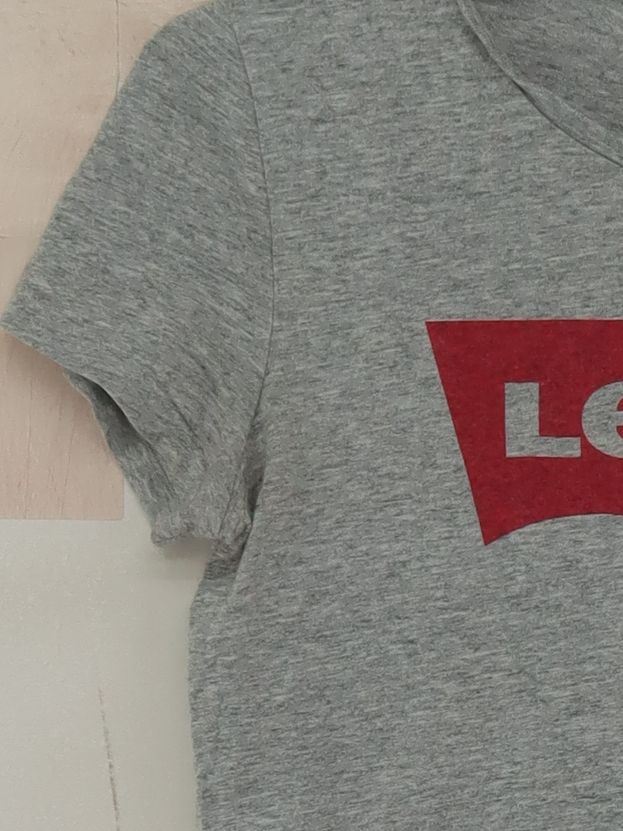 Levi’s Women's T-Shirt XS Grey Graphic 100% Cotton Short Sleeve Round Neck Basic - Image 4