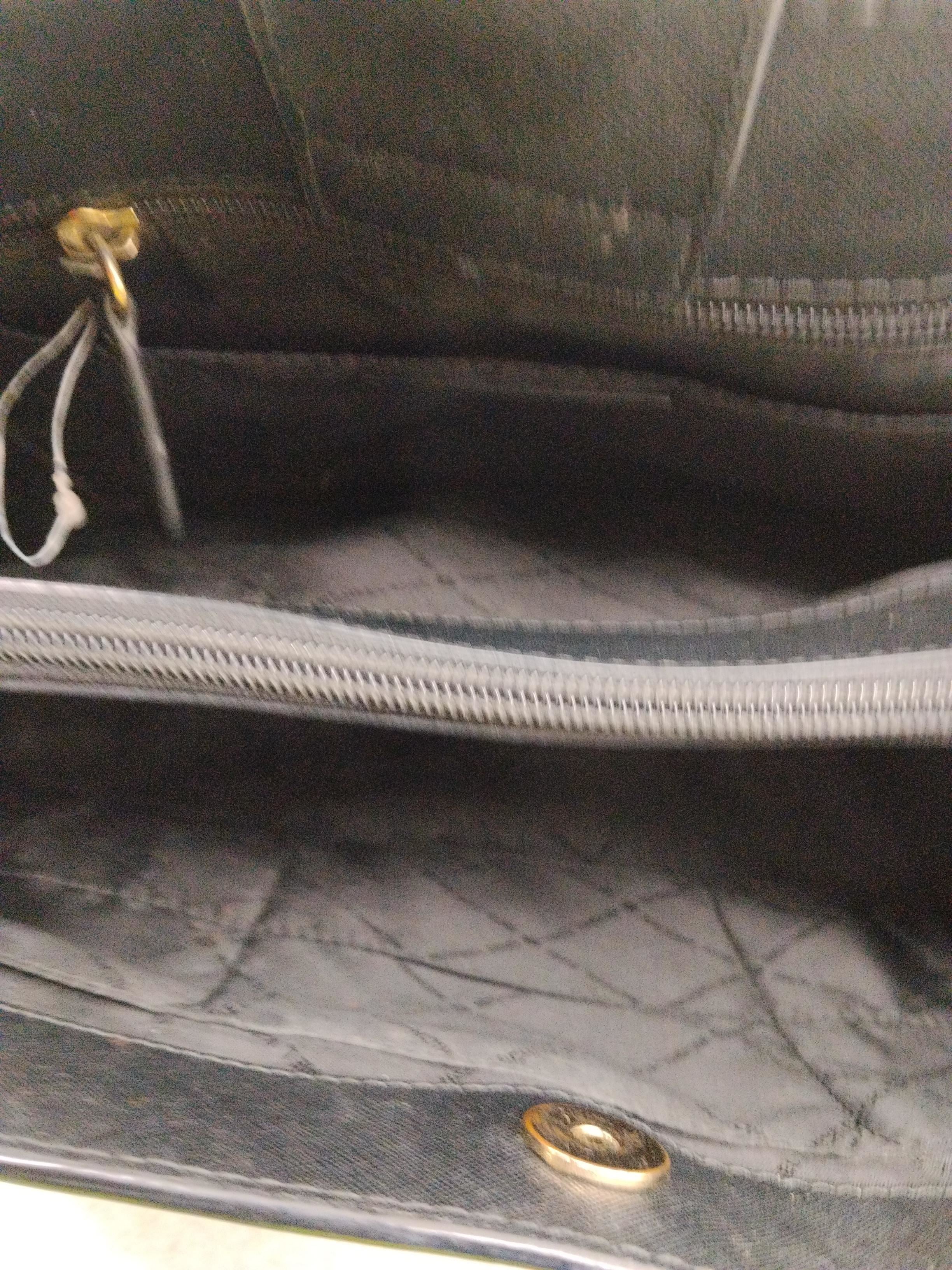 Michael Kors Women's Bag Black 100% Faux Leather Shoulder Bag - Image 4