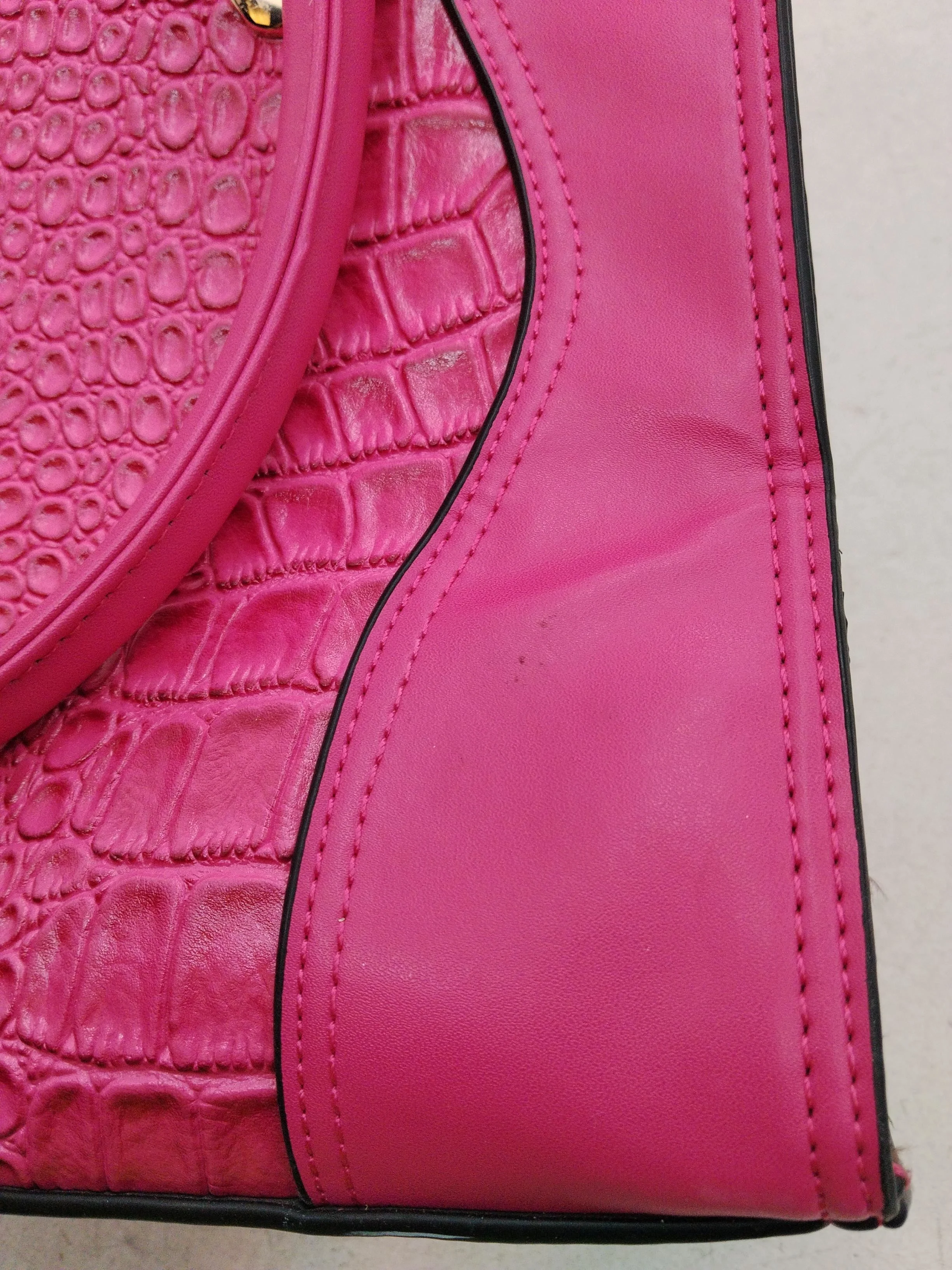 Michael Kors Women's Bag Pink Animal Print 100% Faux Leather Shoulder Bag - Image 3