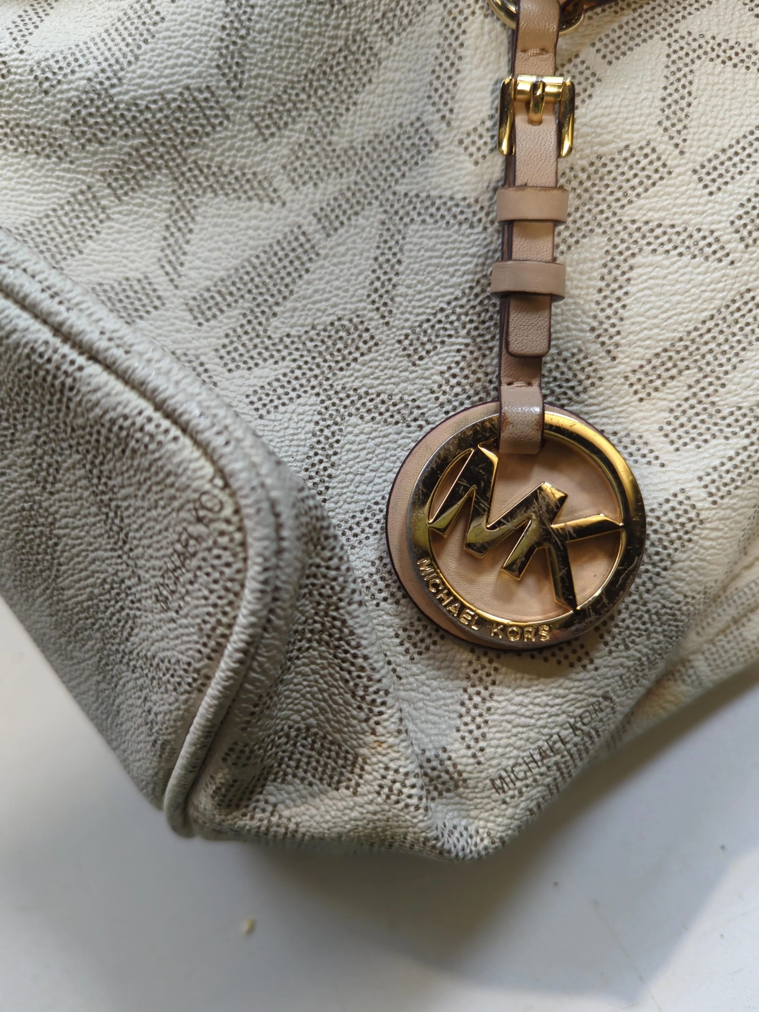 Michael Kors Women's Bag White Graphic 100% Faux Leather Tote - Image 6