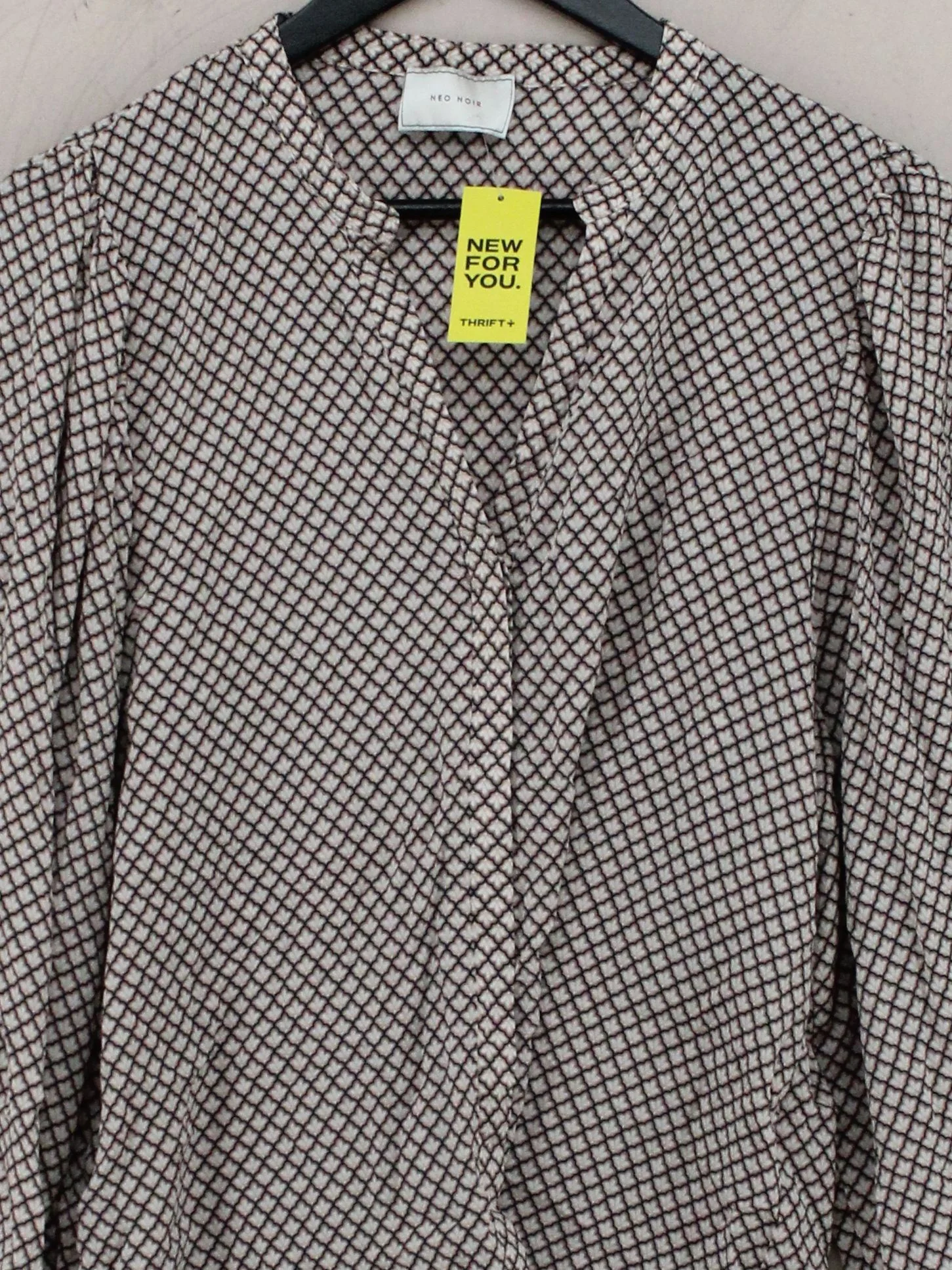 Neo Noir Women's Top M Multi Geometric 100% Polyester Long Sleeve V-Neck Basic - Image 3