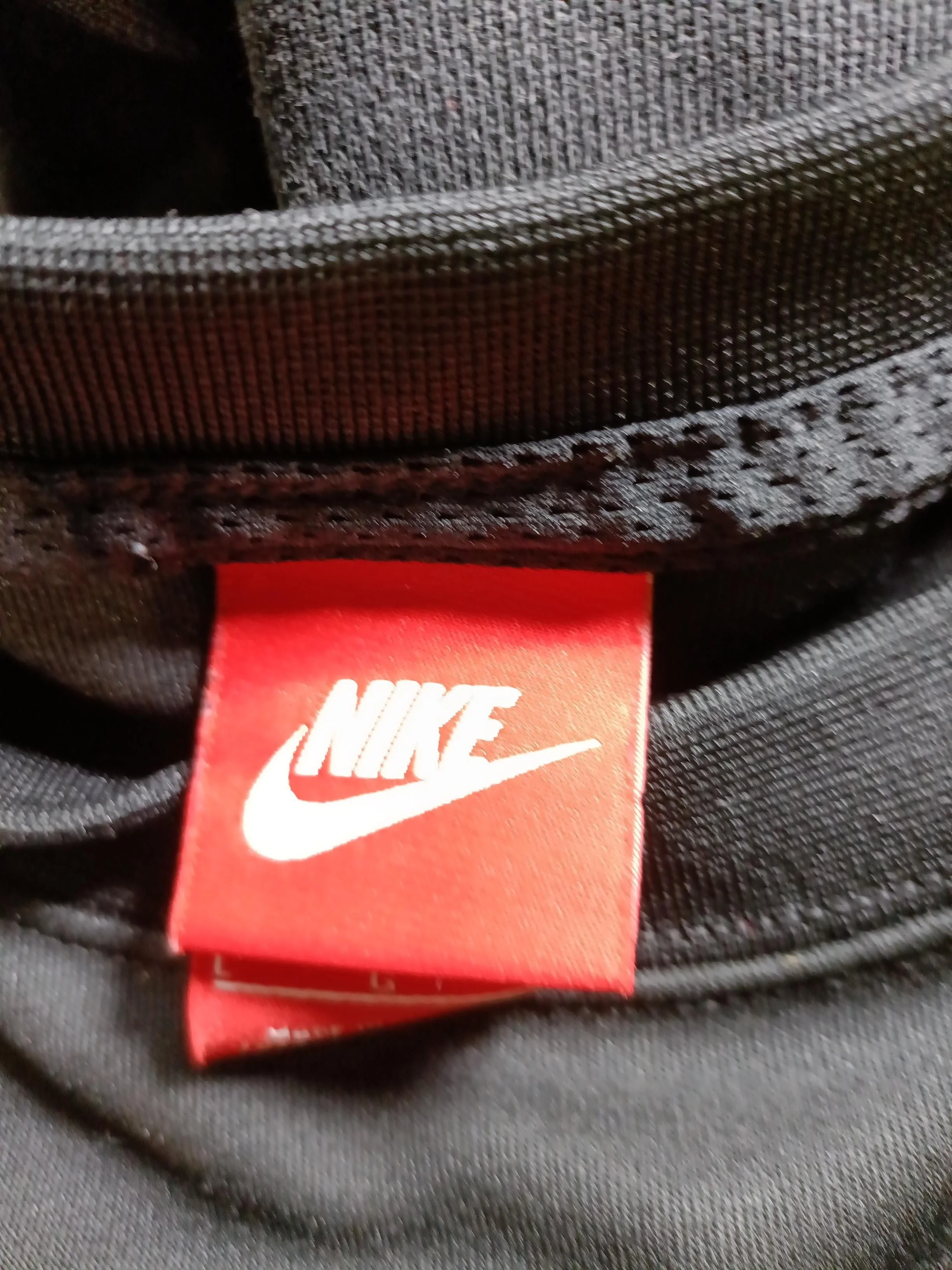 Nike Men's Hoodie L Black Graphic 100% Polyester Pullover - Image 6