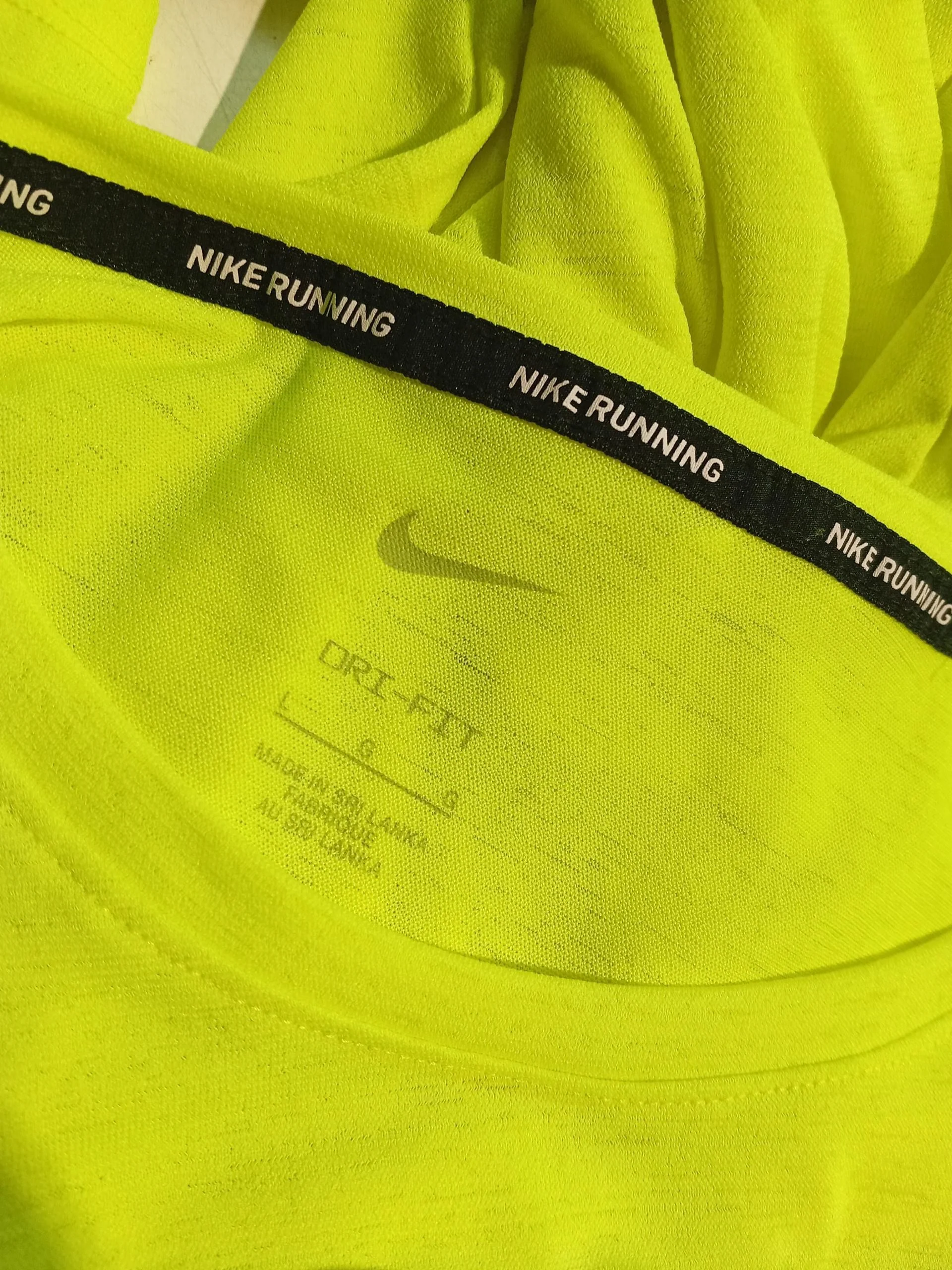 Nike Men's T-Shirt L Yellow 100% Polyester Round Neck Basic - Image 5