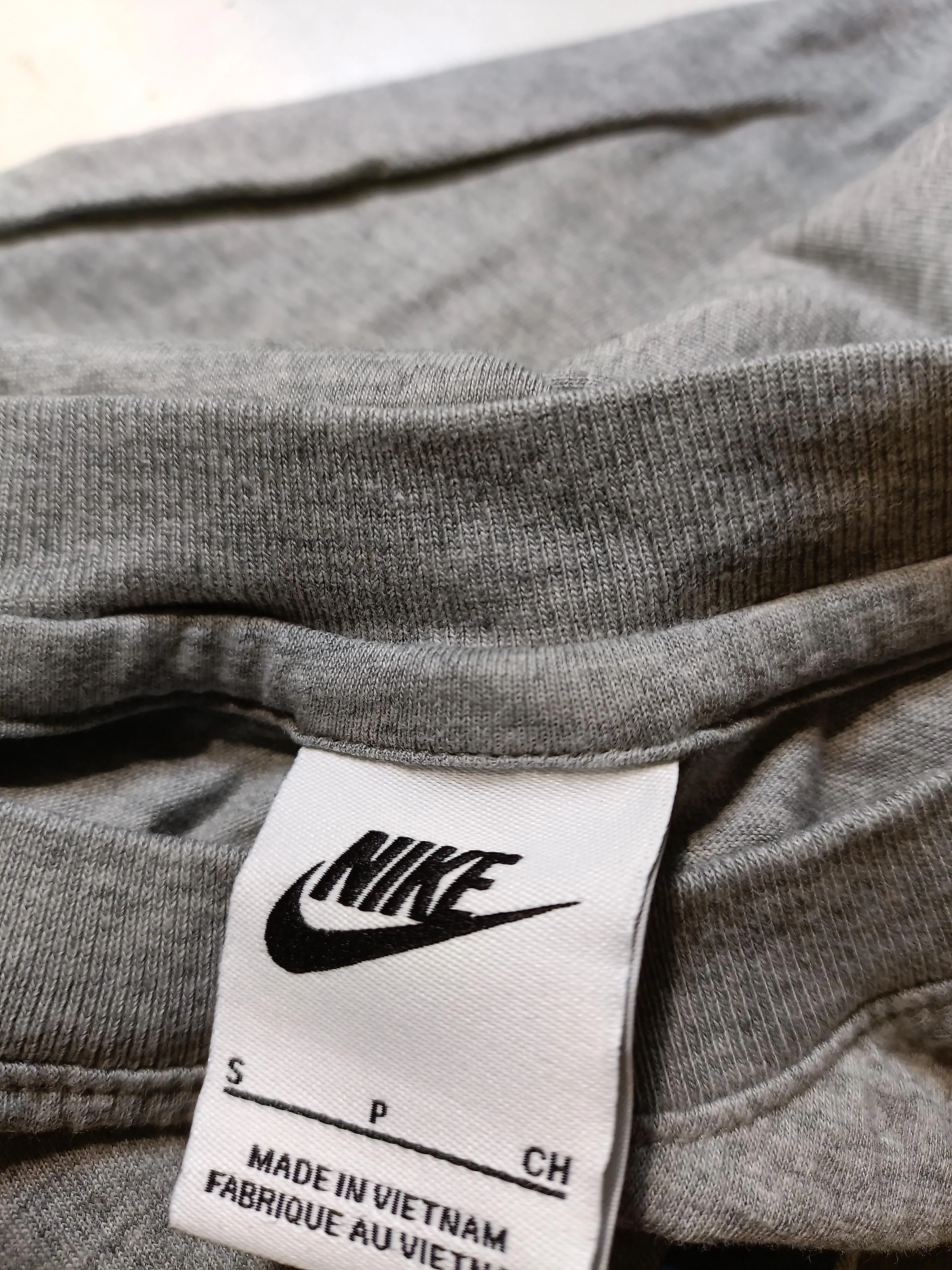 Nike Men's T-Shirt S Grey Graphic 100% Cotton Basic - Image 5