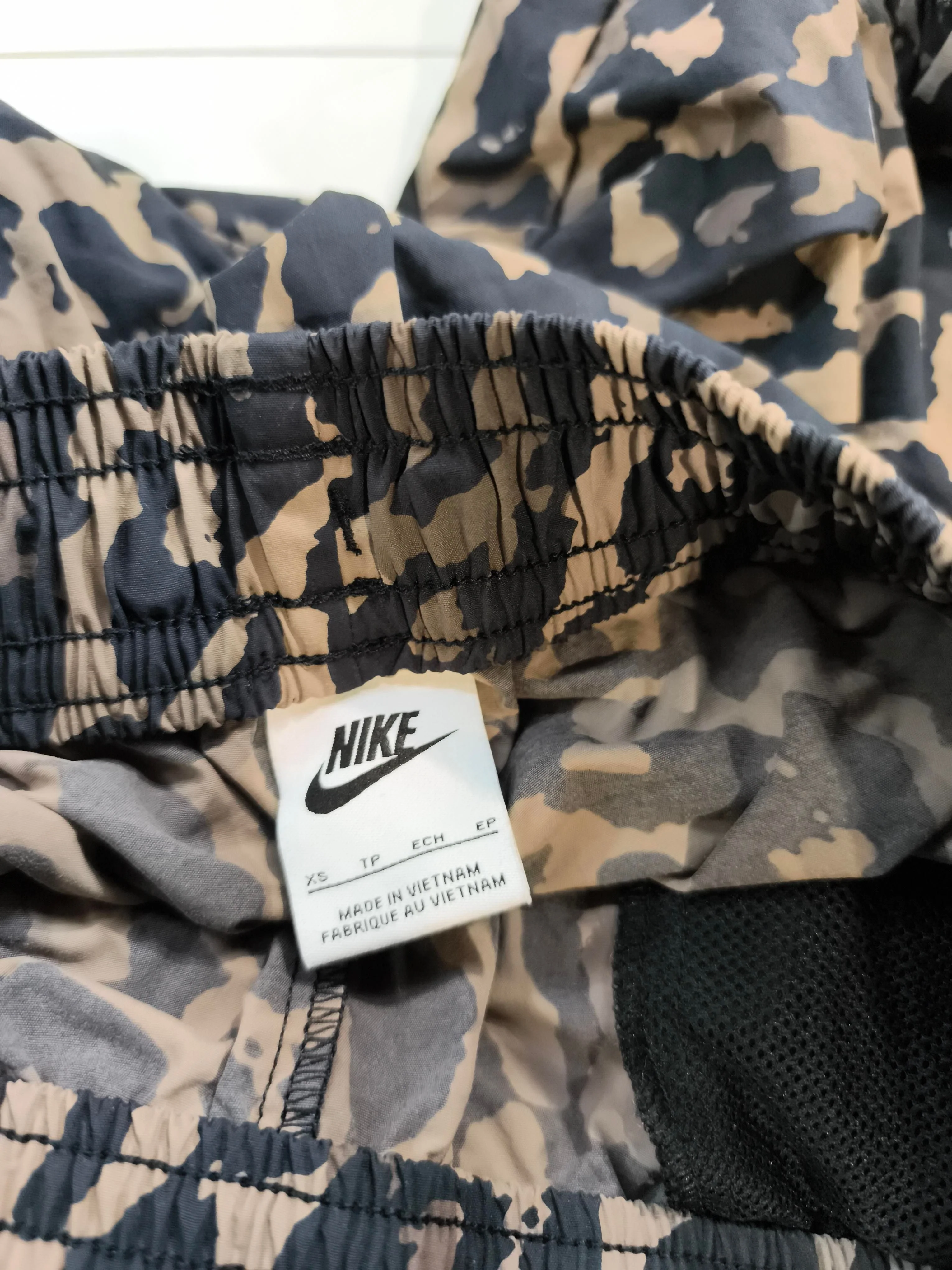 Nike Women's Sports Bottoms XS Brown Animal Print 100% Polyamide Sweatpants - Image 5