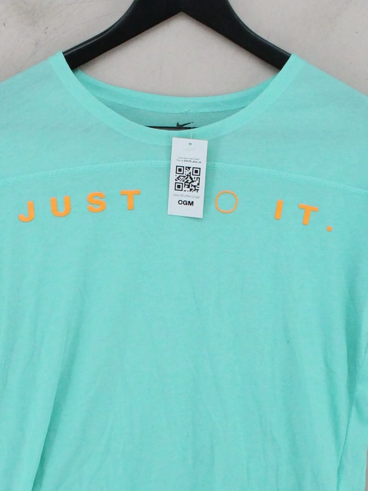 Nike Women's T-Shirt M Green Graphic Polyester with Cotton, Viscose Basic - Image 3