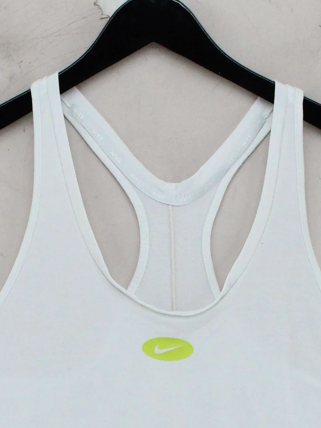 Nike Women's T-Shirt M White Graphic Polyester with Elastane Sleeveless Basic - Image 3