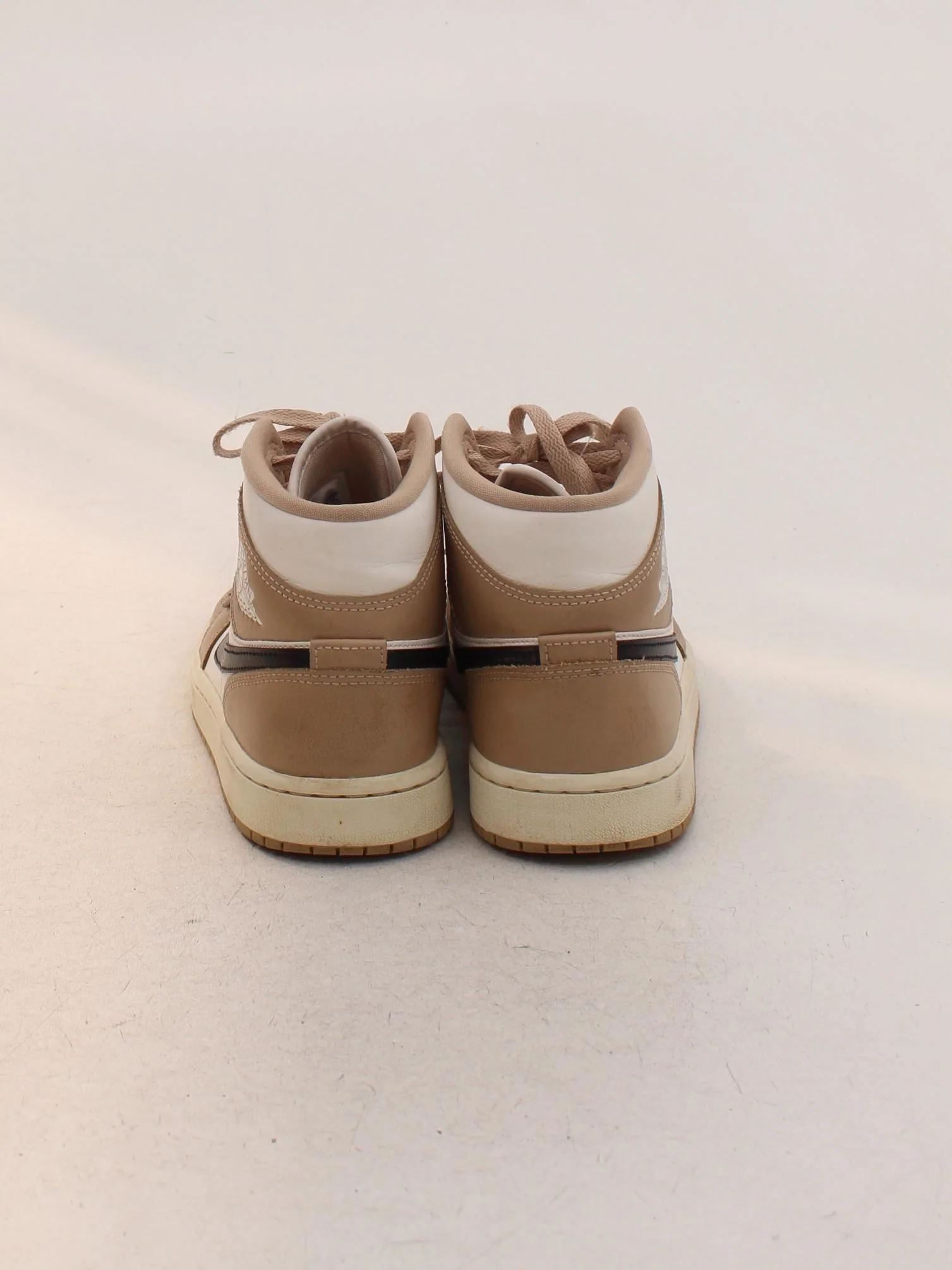 Nike Women's Trainers BQ6472-102 US7.5 in Tan - Image 3