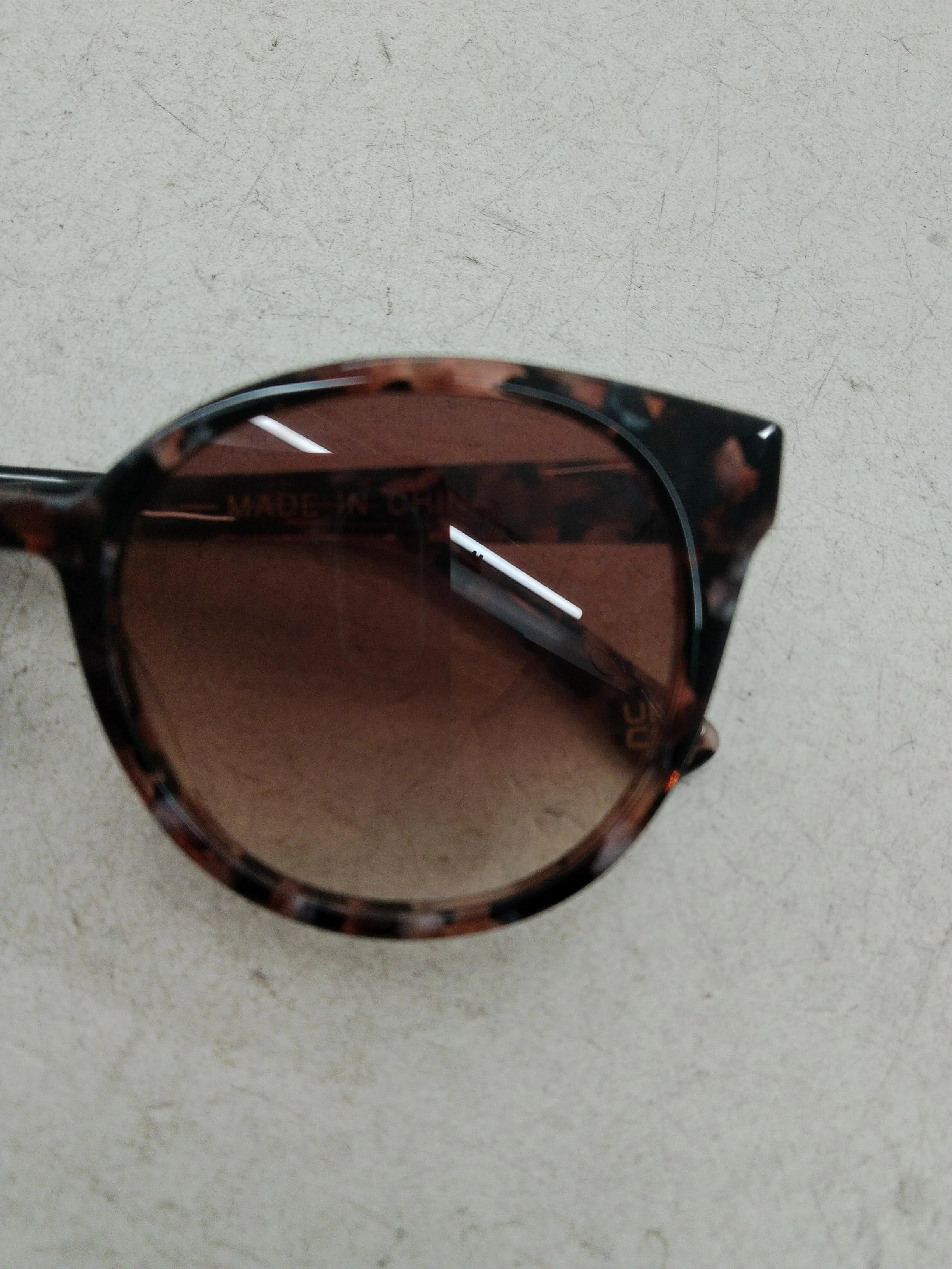 Oliver Bonas Women's Sunglasses Tan Camo Oval - Image 3