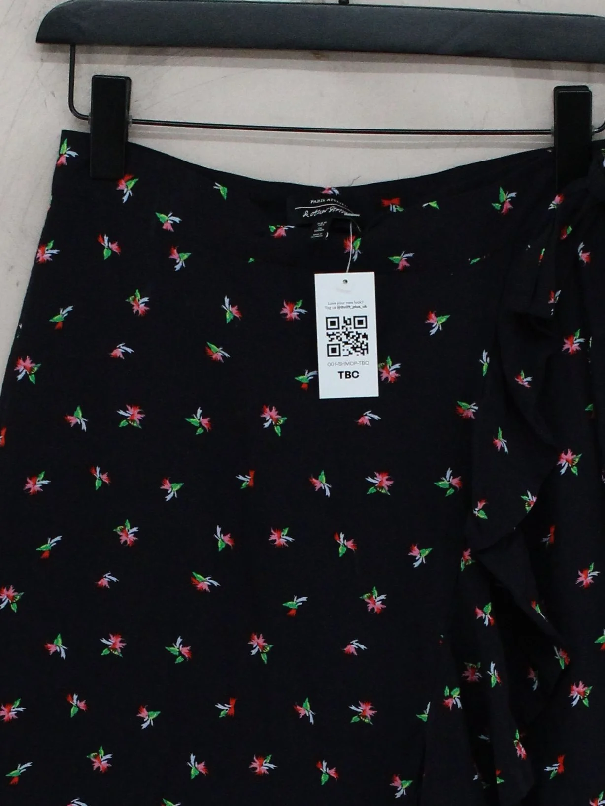 & Other Stories Women's Mini Skirt UK 8 Black Viscose with Polyester Mini - Image 3