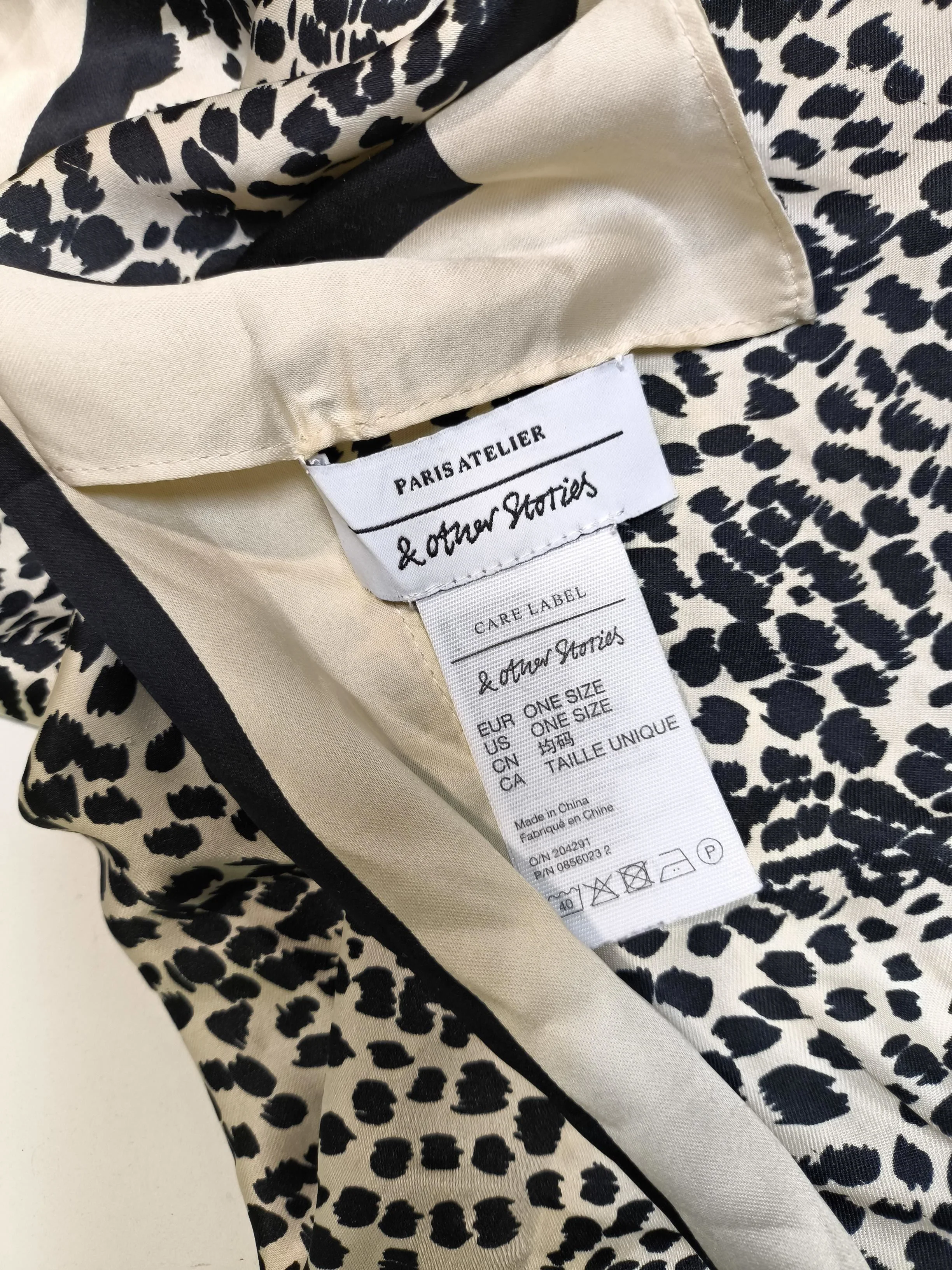 & Other Stories Women's Scarf Cream Animal Print 100% Polyester Rectangle Scarf - Image 7