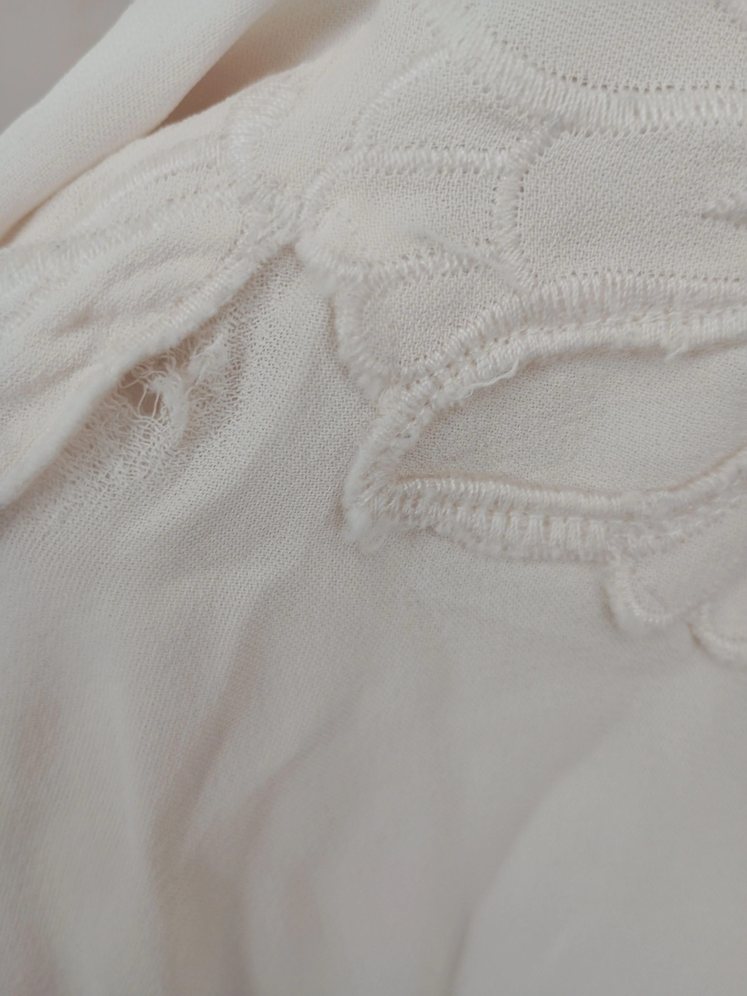 Reiss Women's Blouse UK 14 Cream Floral 100% Viscose Long Sleeve High Neck Basic - Image 5