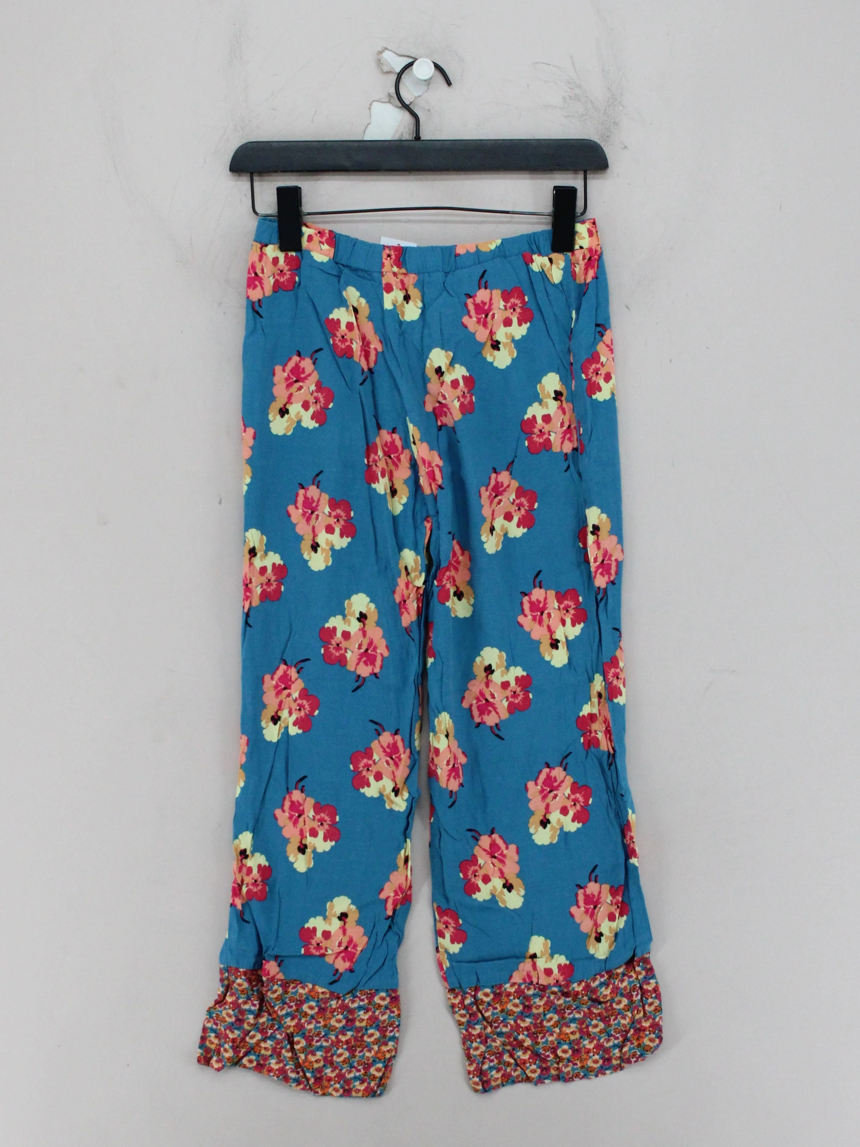 River Island Women's Trousers UK 8 Blue Floral 100% Viscose Wide-Leg Capri - Image 2
