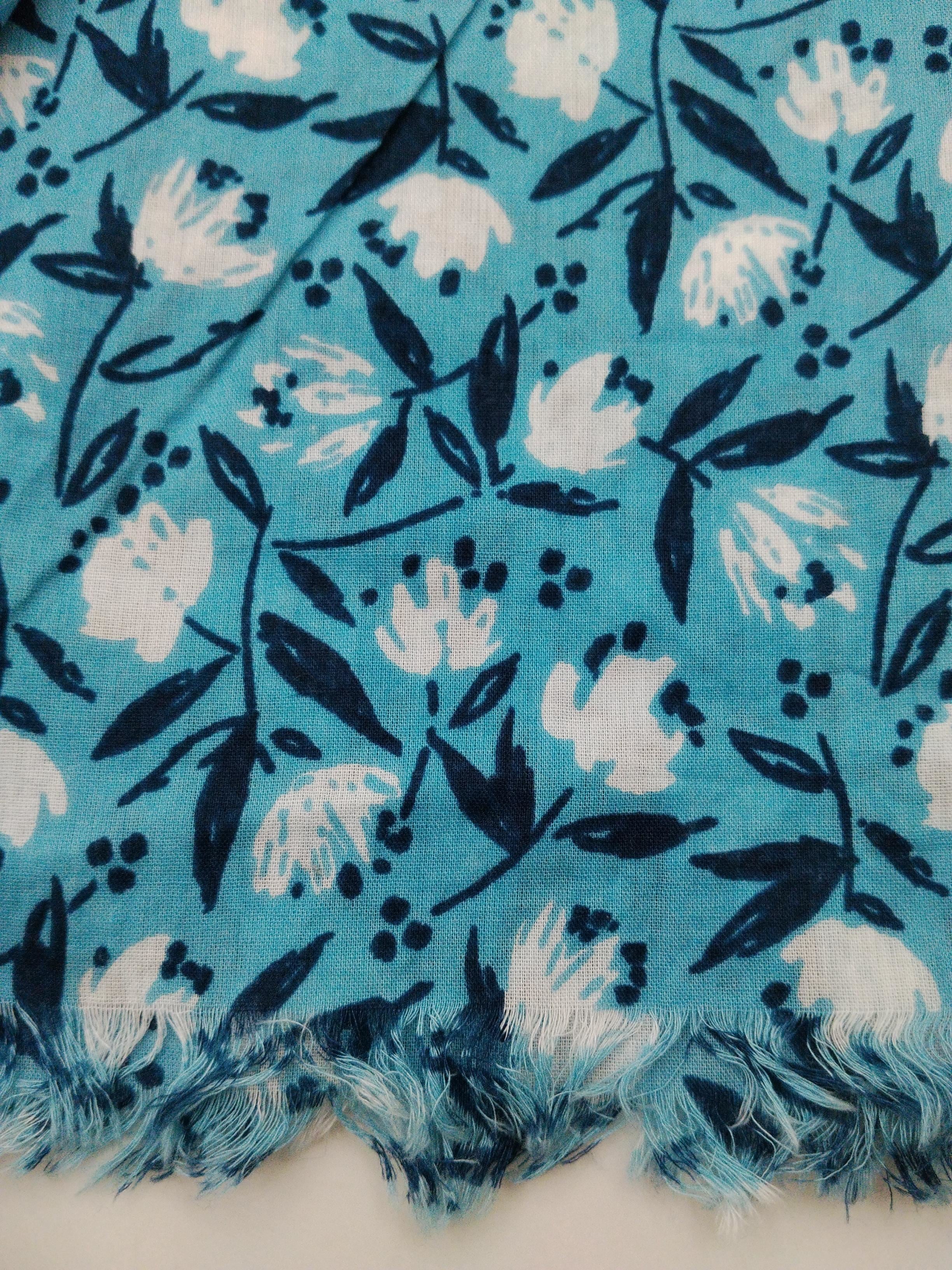 Seasalt Women's Scarf Blue Floral 100% Cotton Rectangle Scarf - Image 4
