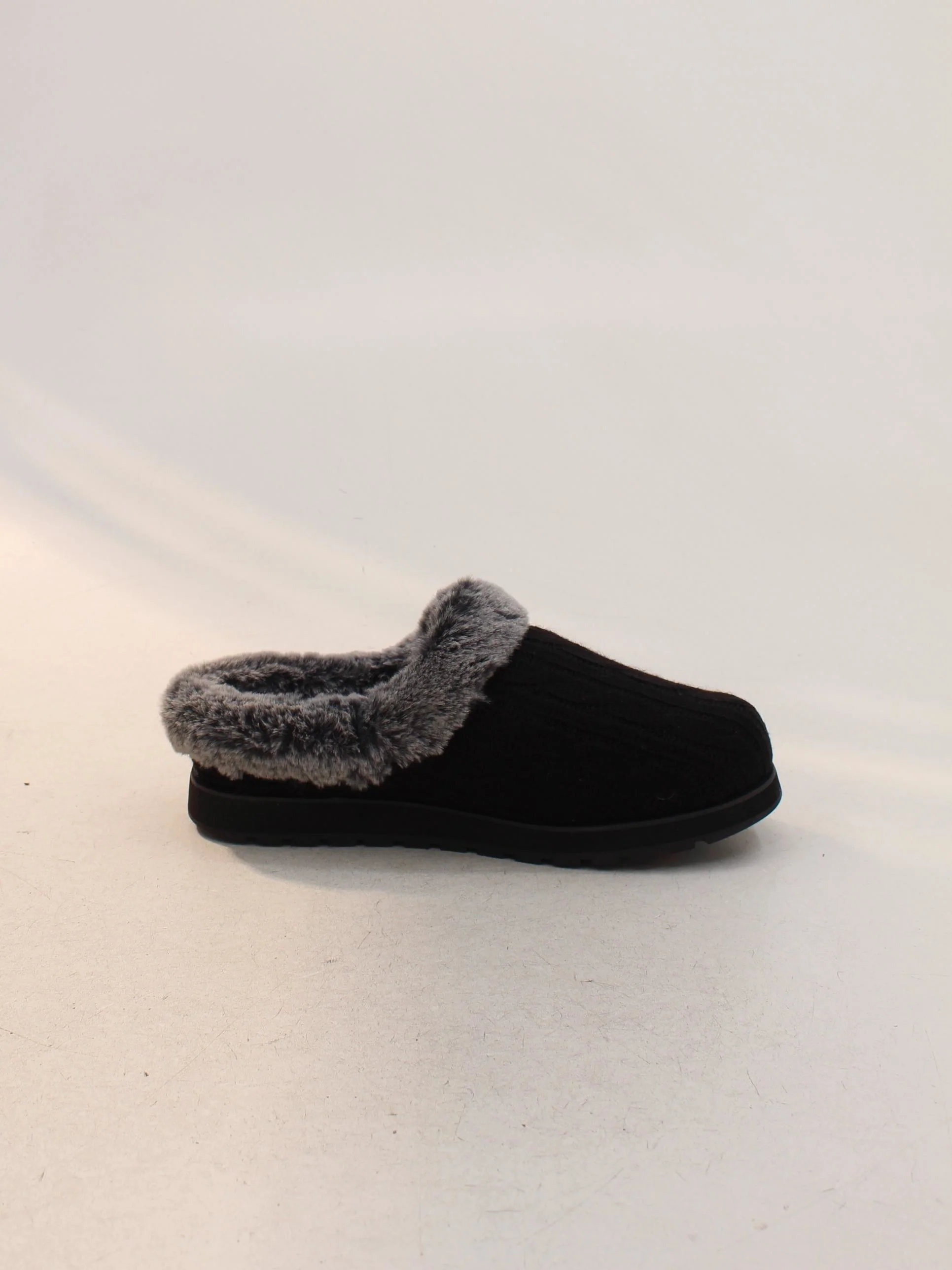 Skechers Women's Flat Shoes UK 7 Black Other with Faux Fur Slider - Image 5