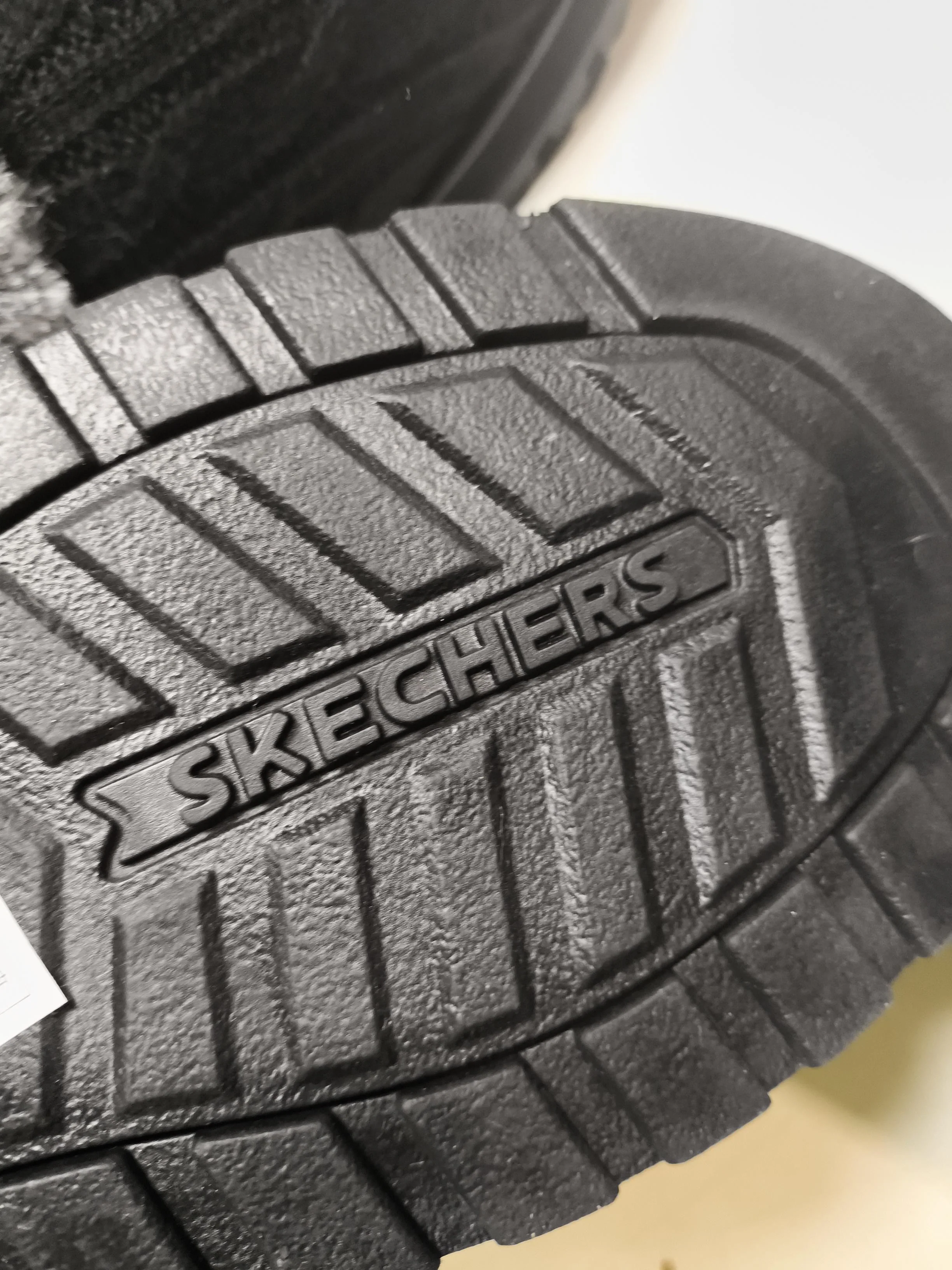 Skechers Women's Flat Shoes UK 7 Black Other with Faux Fur Slider - Image 8