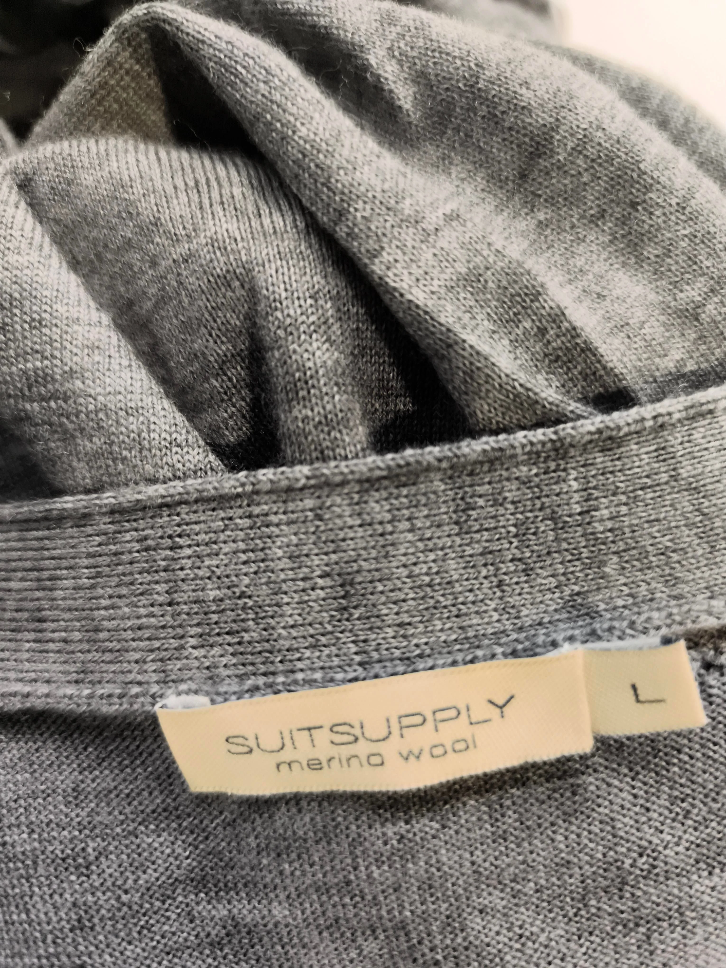 Suitsupply Men's Cardigan L Grey 100% Wool V-Neck Cardigan - Image 5